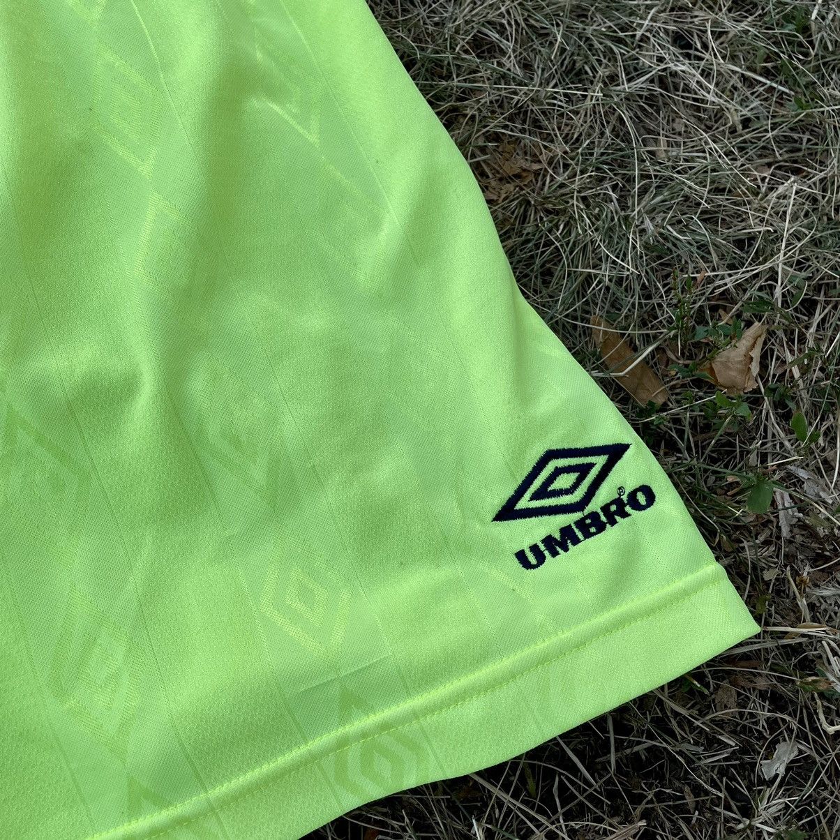 Vintage Vintage Y2K Umbro Shorts Mini Logo Neon Green Streetwear 34 Size US 34 / EU 50 - 3 Thumbnail