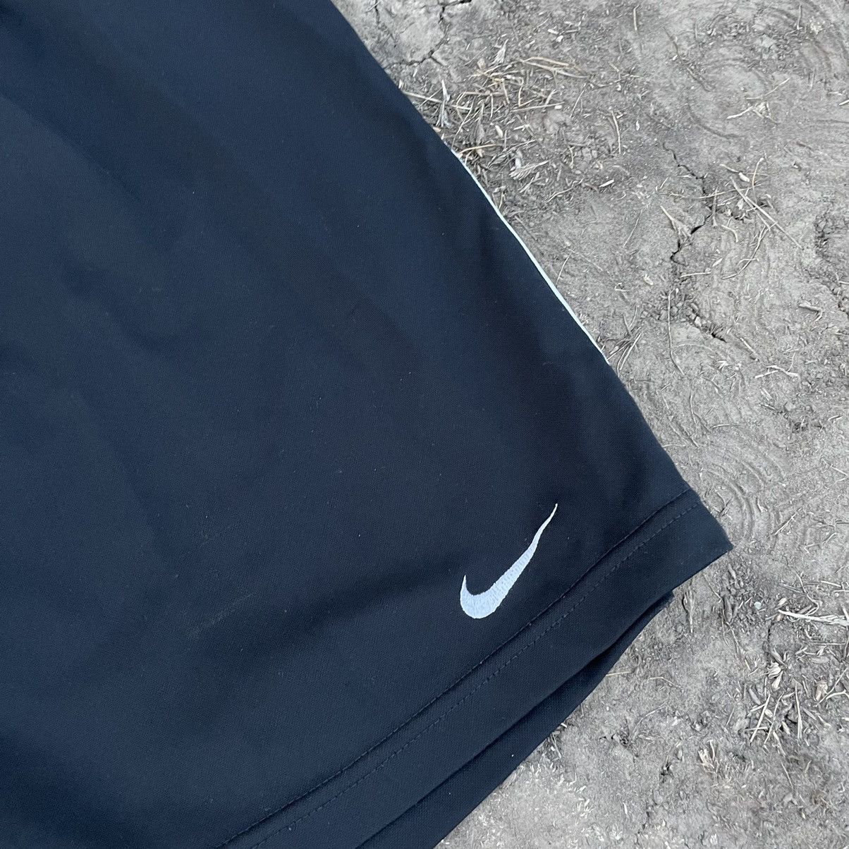 Nike Vintage 90s Nike Swoosh Logo Shorts Streetwear Size US 36 / EU 52 - 3 Thumbnail
