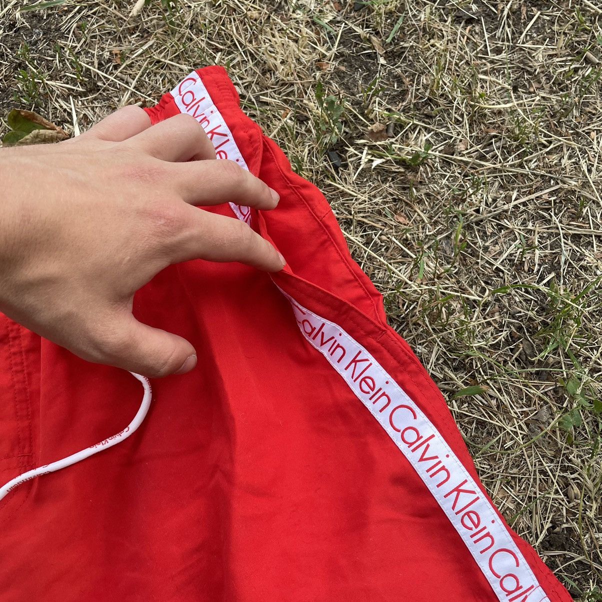 Calvin Klein Vintage Calvin Klein Shorts Logo Y2K Streetwear Size US 32 / EU 48 - 4 Thumbnail