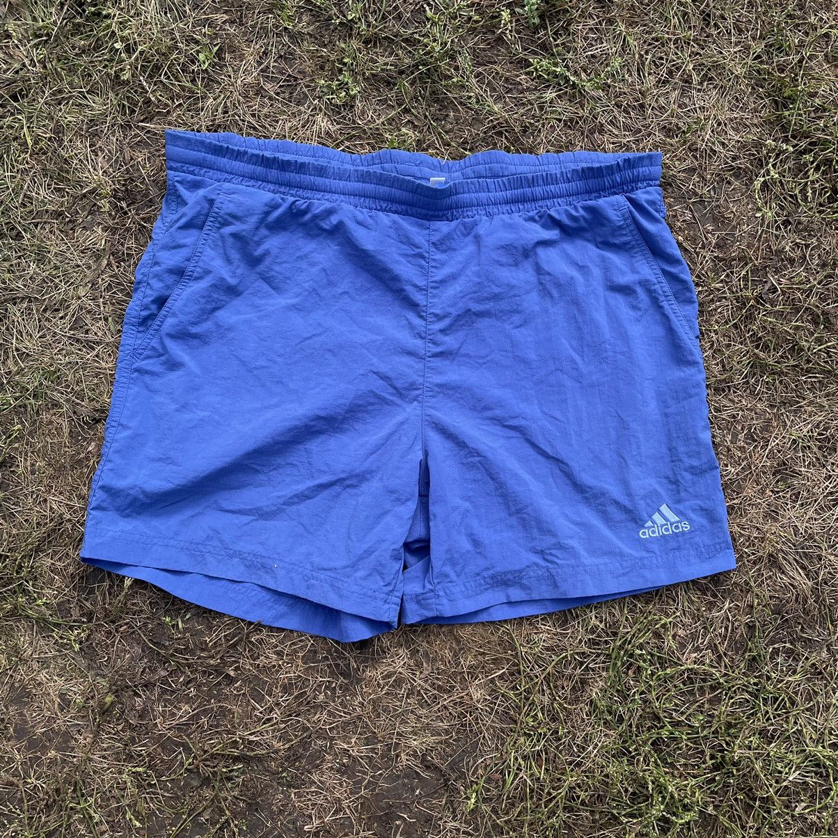 Vintage Vintage 90s Adidas Stripes Shorts Streetwear Blue Faded 32 Size US 32 / EU 48 - 1 Thumbnail