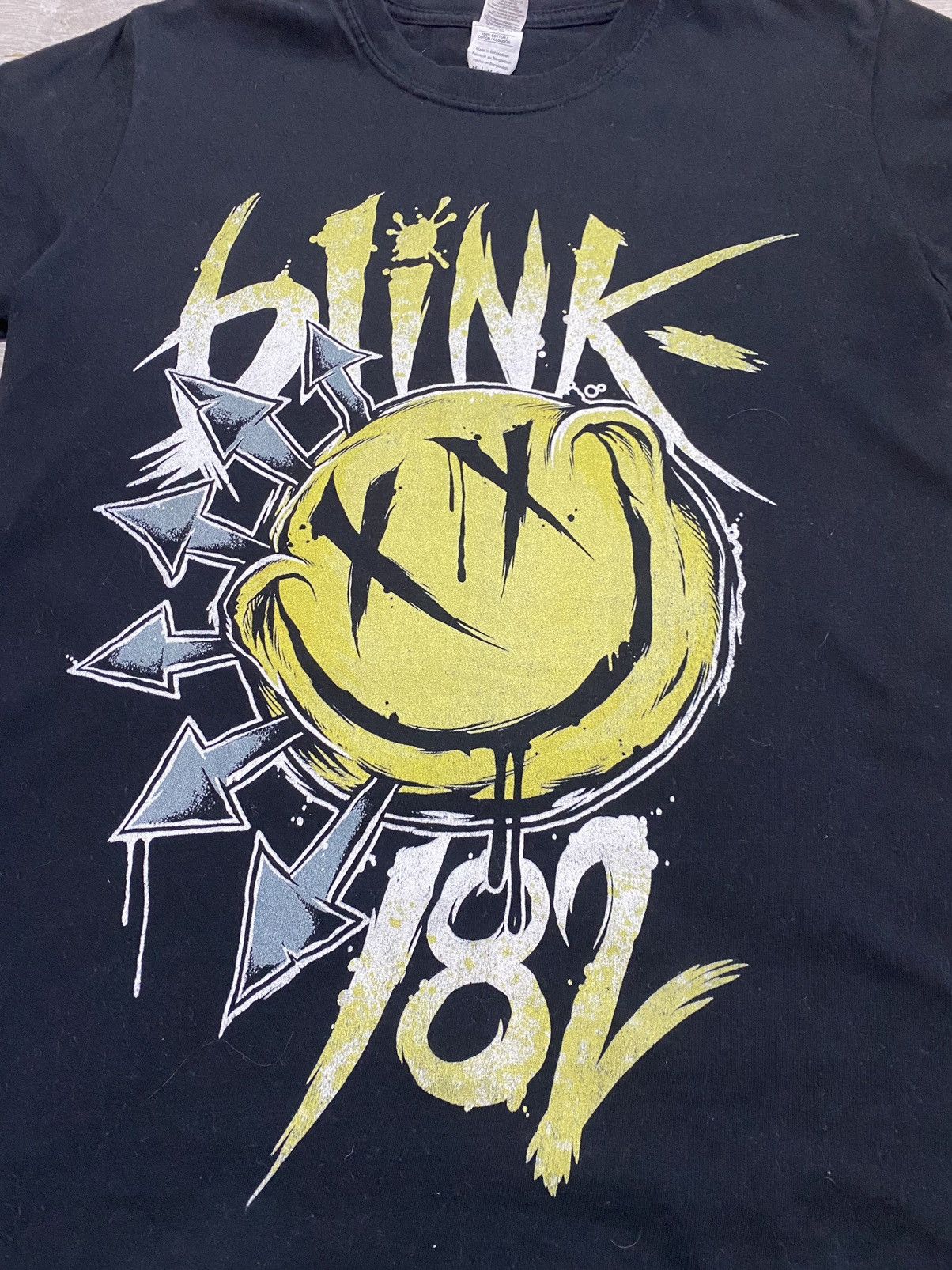 Band Tees Blink 182 Black Tee bog logo smile sz S-M Size US M / EU 48-50 / 2 - 2 Thumbnail