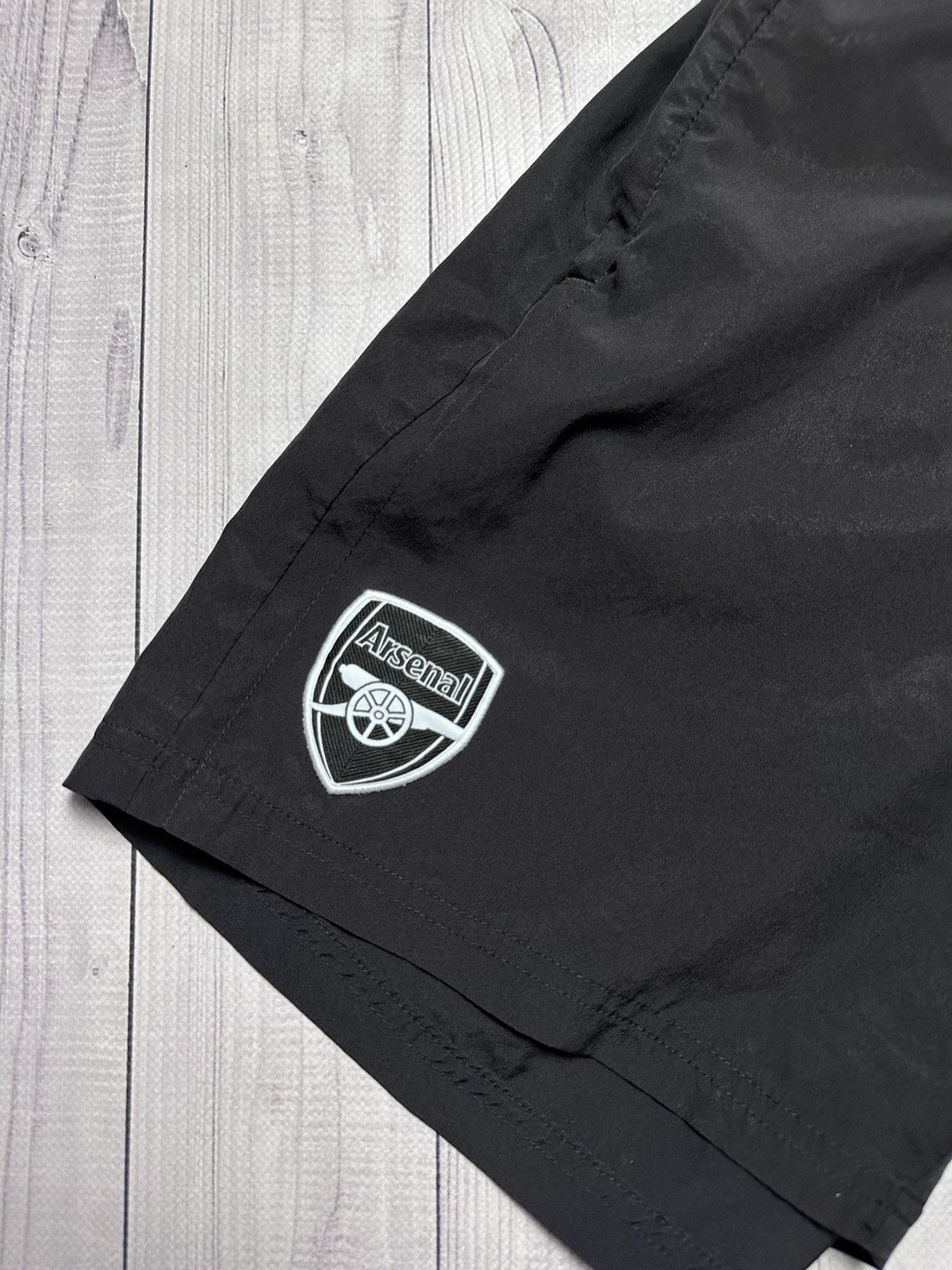 Puma Vintage puma Arsenal soccer shorts size L Size US 34 / EU 50 - 2 Thumbnail