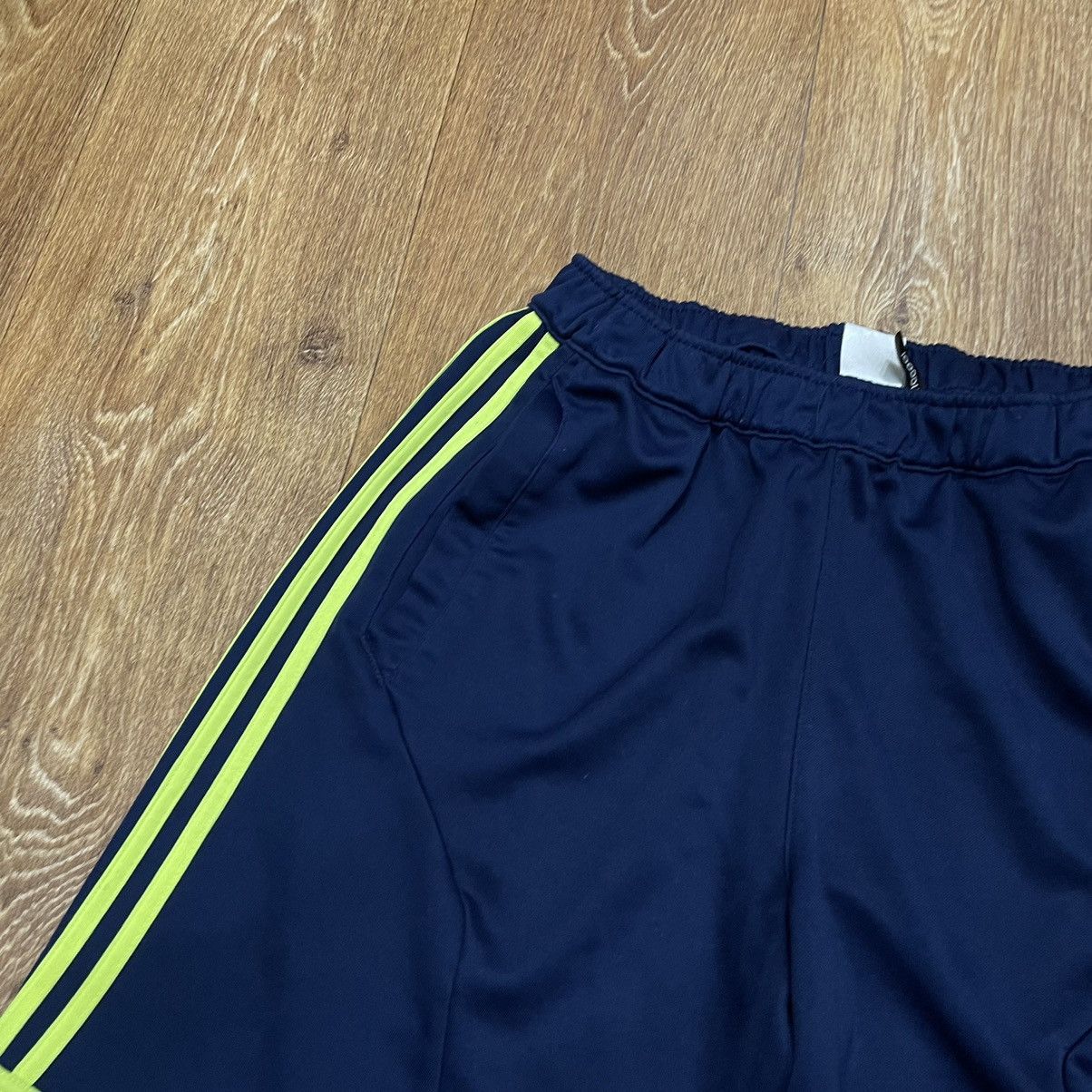 Adidas Vintage Adidas shorts streetwear y2k style casual L Size US 34 / EU 50 - 5 Thumbnail
