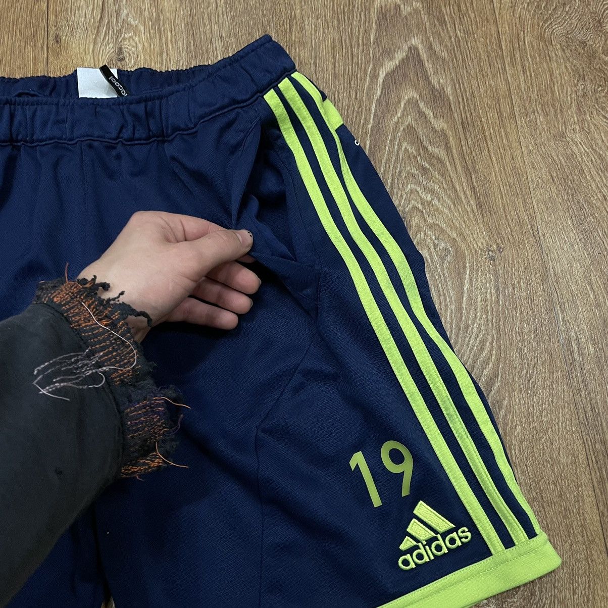 Adidas Vintage Adidas shorts streetwear y2k style casual L Size US 34 / EU 50 - 6 Thumbnail