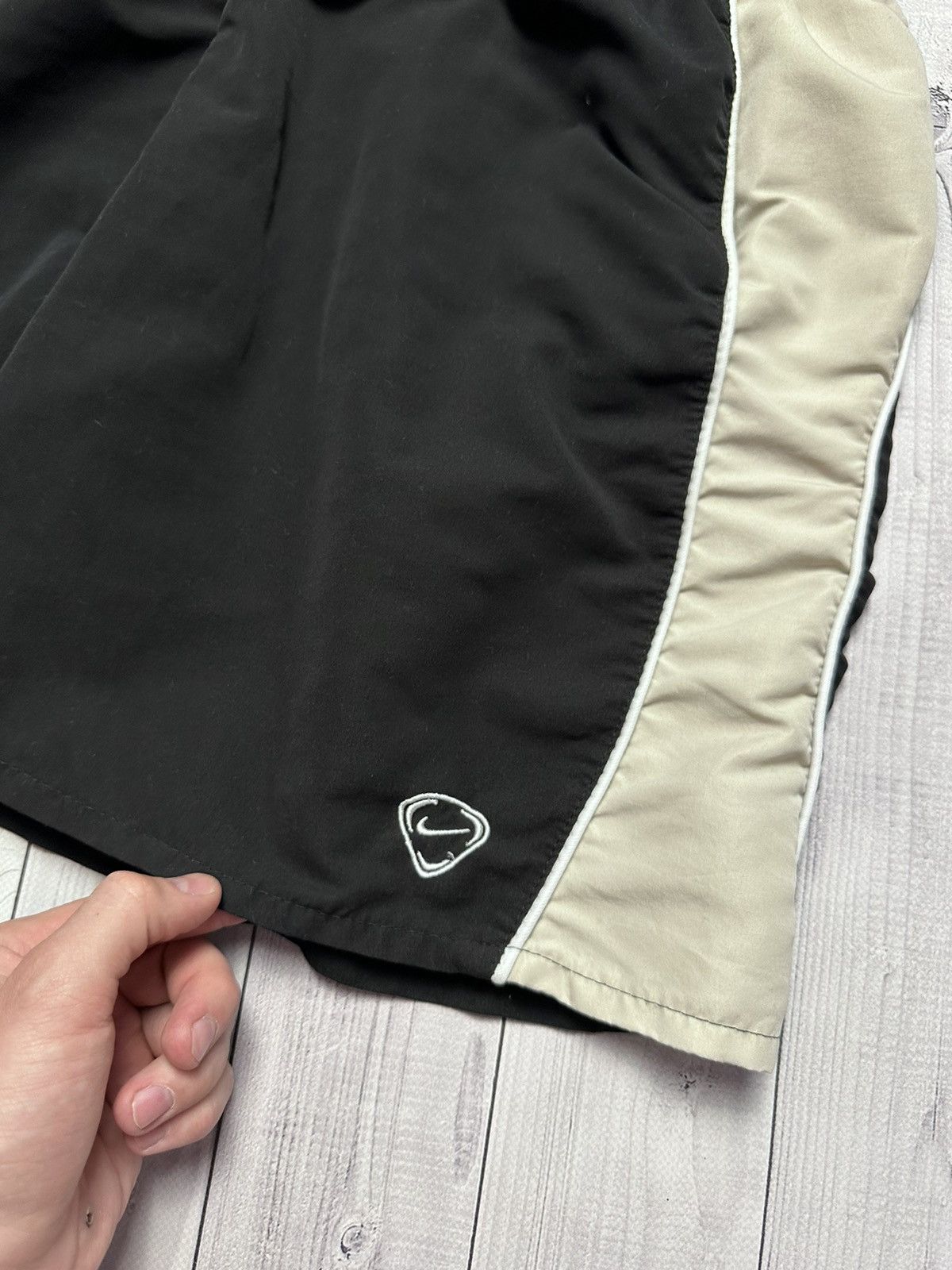 Nike × Vintage Vintage Nike shorts logo size S Size US 31 - 2 Thumbnail