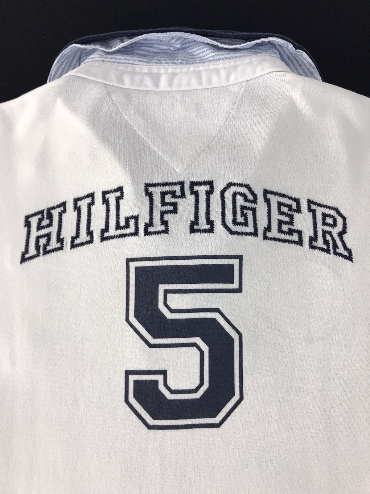 Tommy Hilfiger Vintage Tommy Hilfiger Big Logo Design Size US M / EU 48-50 / 2 - 10 Thumbnail