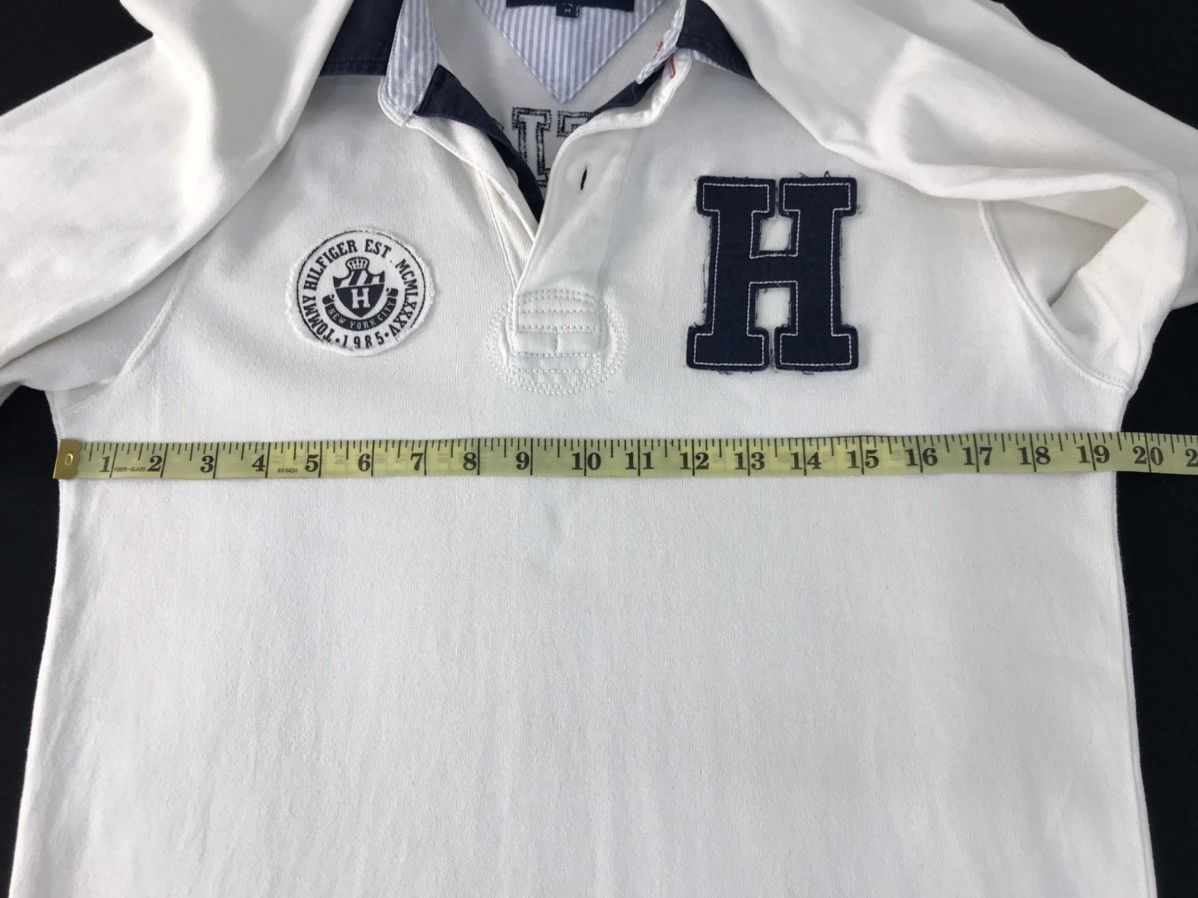 Tommy Hilfiger Vintage Tommy Hilfiger Big Logo Design Size US M / EU 48-50 / 2 - 11 Thumbnail