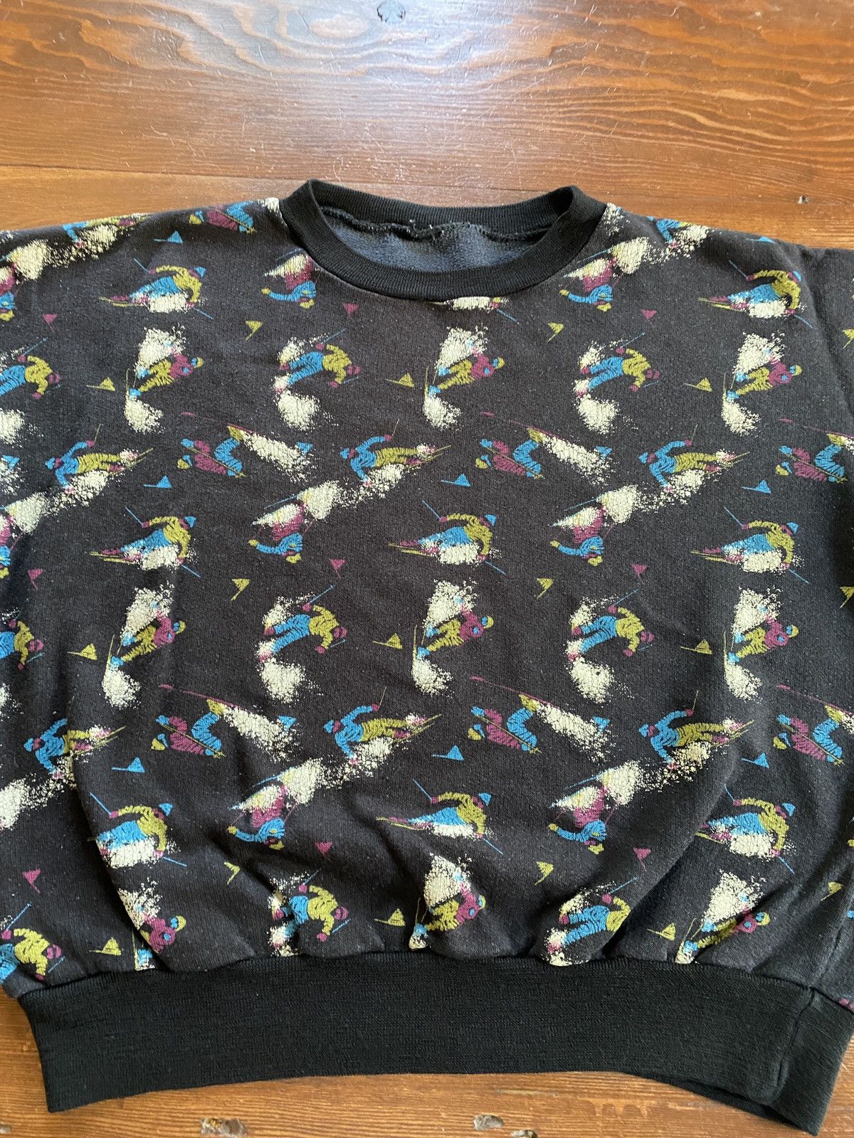Vintage Vintage 80’s Skiers All Over Women’s Crewneck Sweatshirt Size S / US 4 / IT 40 - 4 Thumbnail