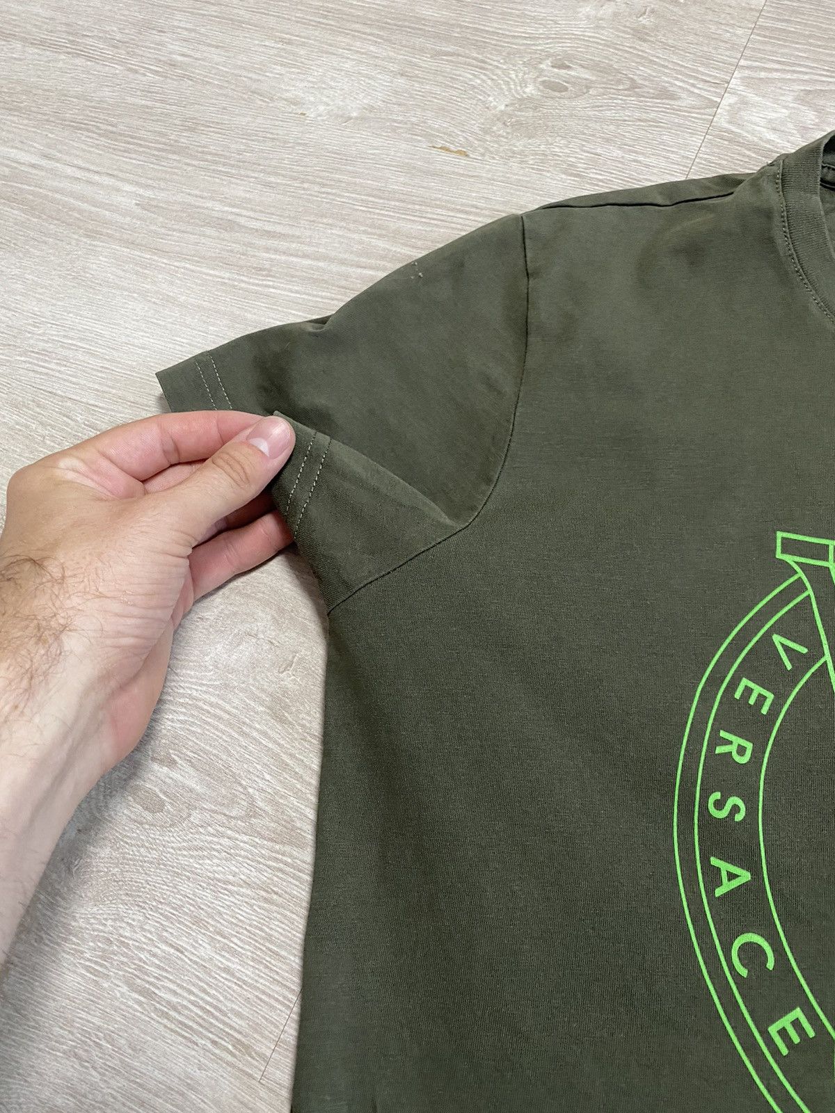 Versace Versace Jeans big logo tee sz S-M Size US S / EU 44-46 / 1 - 4 Thumbnail