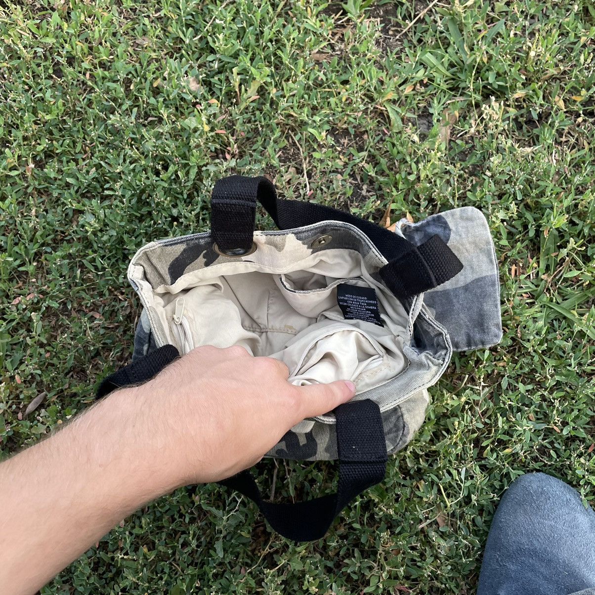 Vintage Vintage Y2K Camo Crossbody Bag All Over Print Streetwear OS Size ONE SIZE - 11 Thumbnail