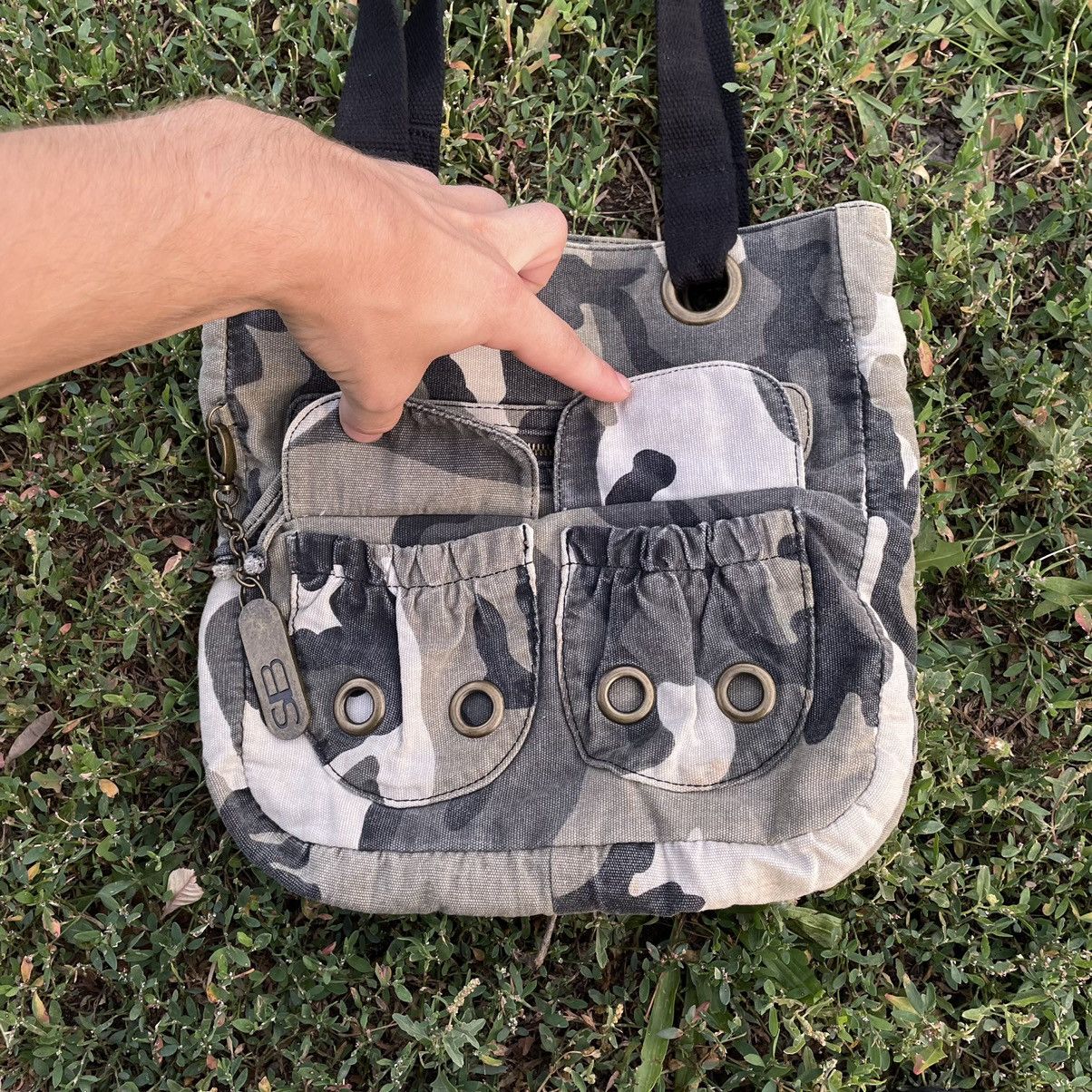 Vintage Vintage Y2K Camo Crossbody Bag All Over Print Streetwear OS Size ONE SIZE - 5 Thumbnail