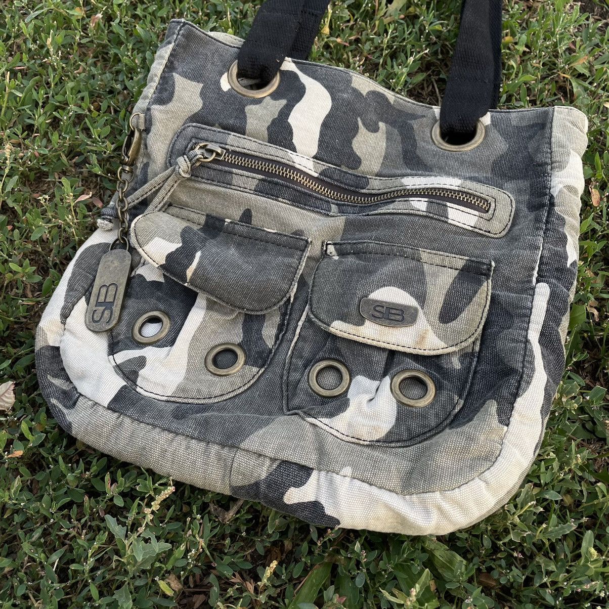 Vintage Vintage Y2K Camo Crossbody Bag All Over Print Streetwear OS Size ONE SIZE - 2 Thumbnail
