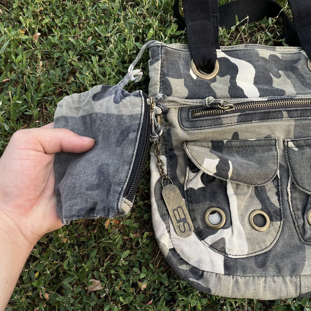 Vintage Vintage Y2K Camo Crossbody Bag All Over Print Streetwear OS Size ONE SIZE - 9 Thumbnail
