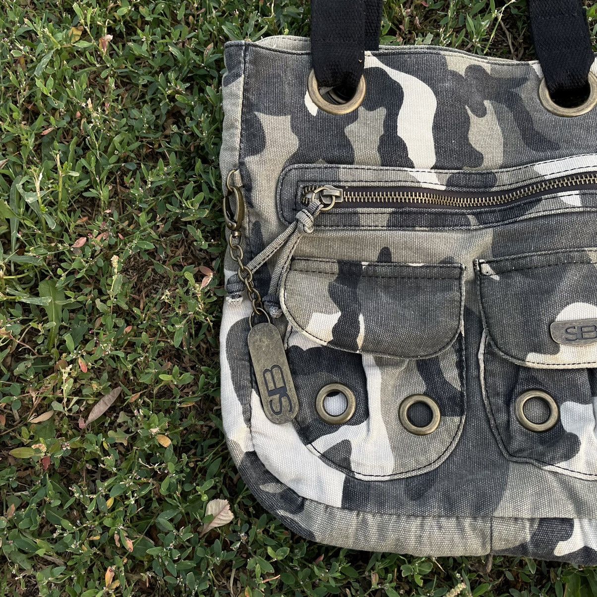 Vintage Vintage Y2K Camo Crossbody Bag All Over Print Streetwear OS Size ONE SIZE - 3 Thumbnail