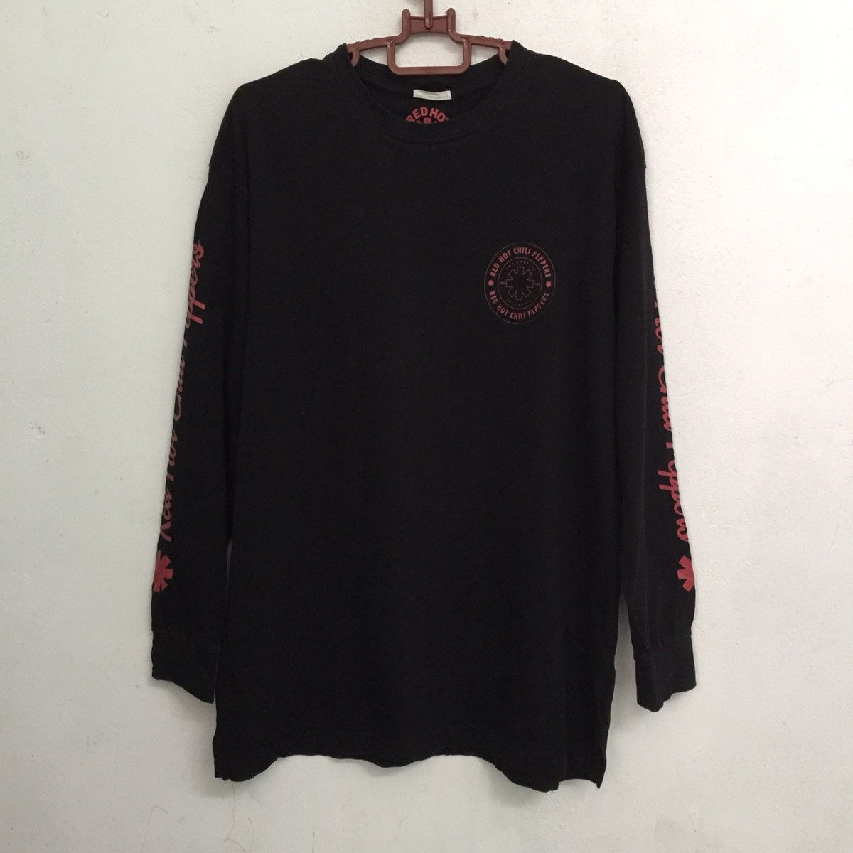 Band Tees Red hot chilli peppers long sleeves tshirt Size US M / EU 48-50 / 2 - 2 Thumbnail