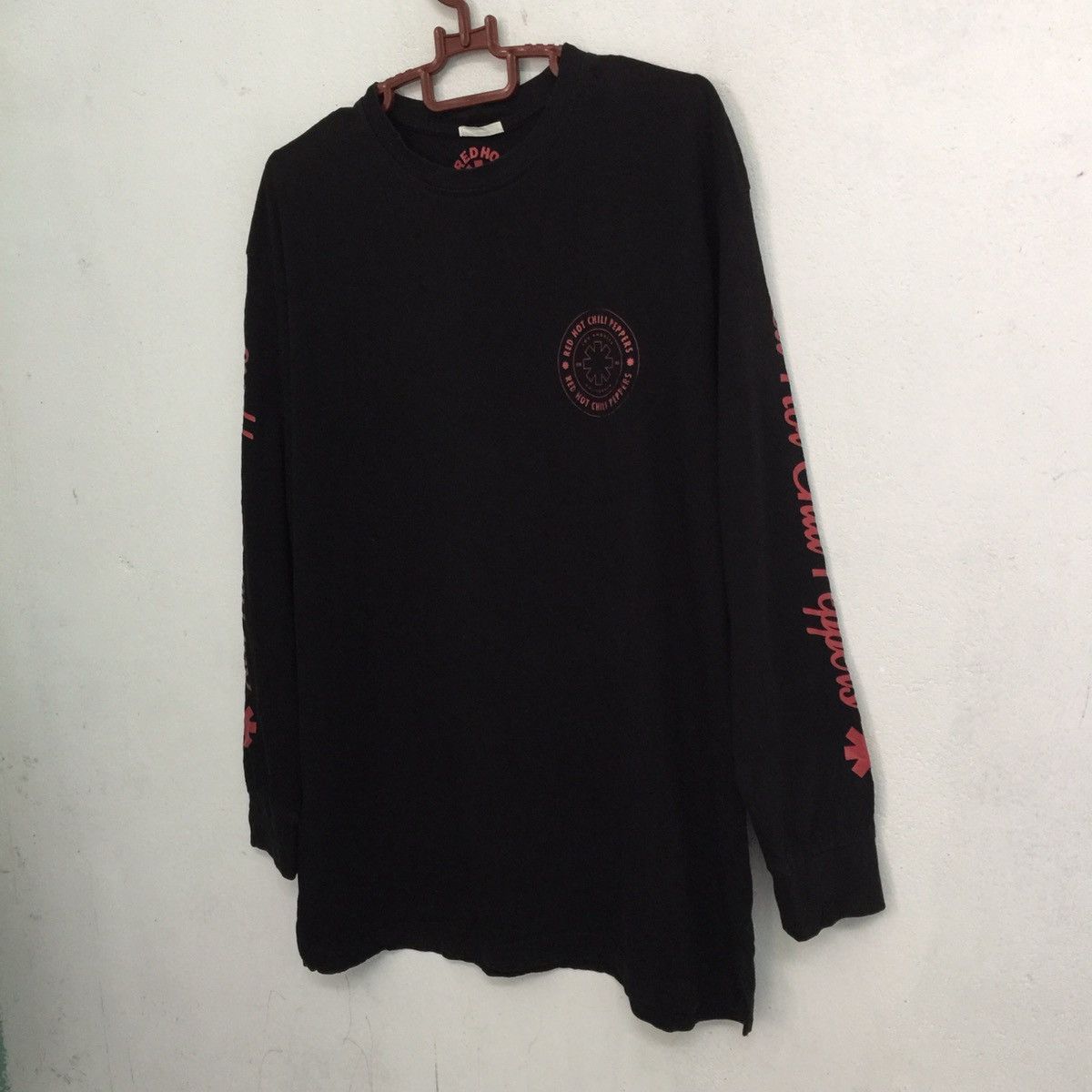 Band Tees Red hot chilli peppers long sleeves tshirt Size US M / EU 48-50 / 2 - 3 Thumbnail