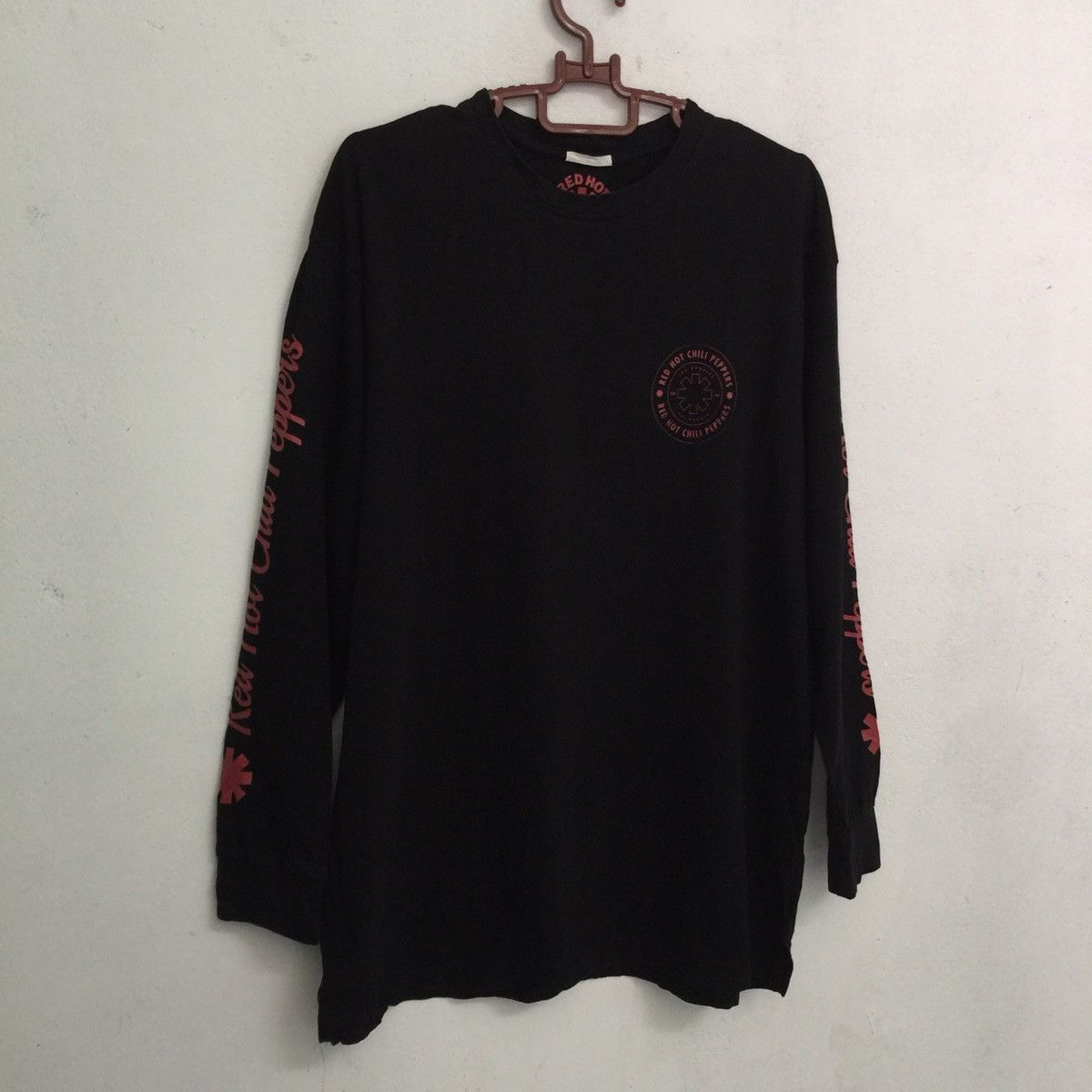 Band Tees Red hot chilli peppers long sleeves tshirt Size US M / EU 48-50 / 2 - 4 Thumbnail
