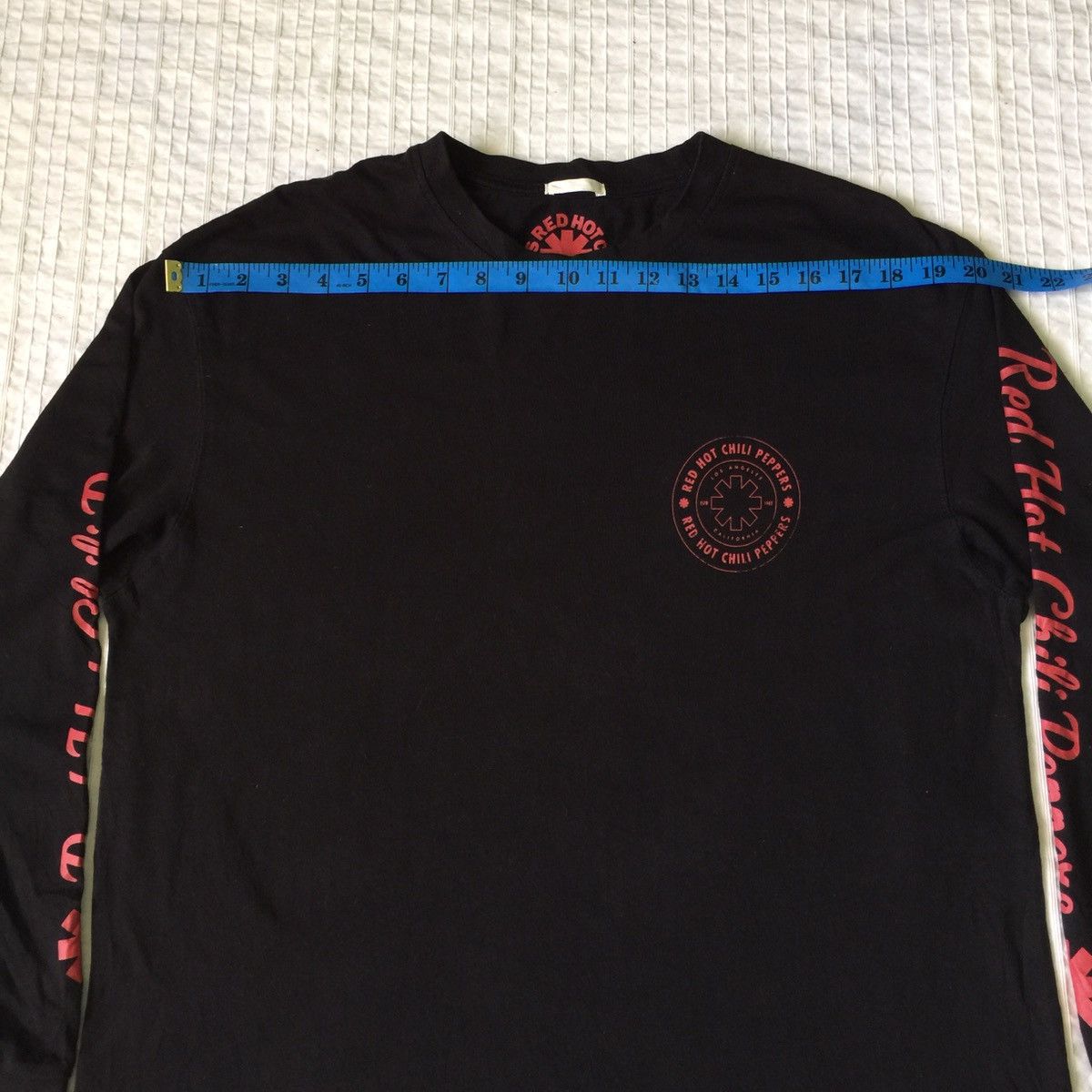 Band Tees Red hot chilli peppers long sleeves tshirt Size US M / EU 48-50 / 2 - 12 Thumbnail
