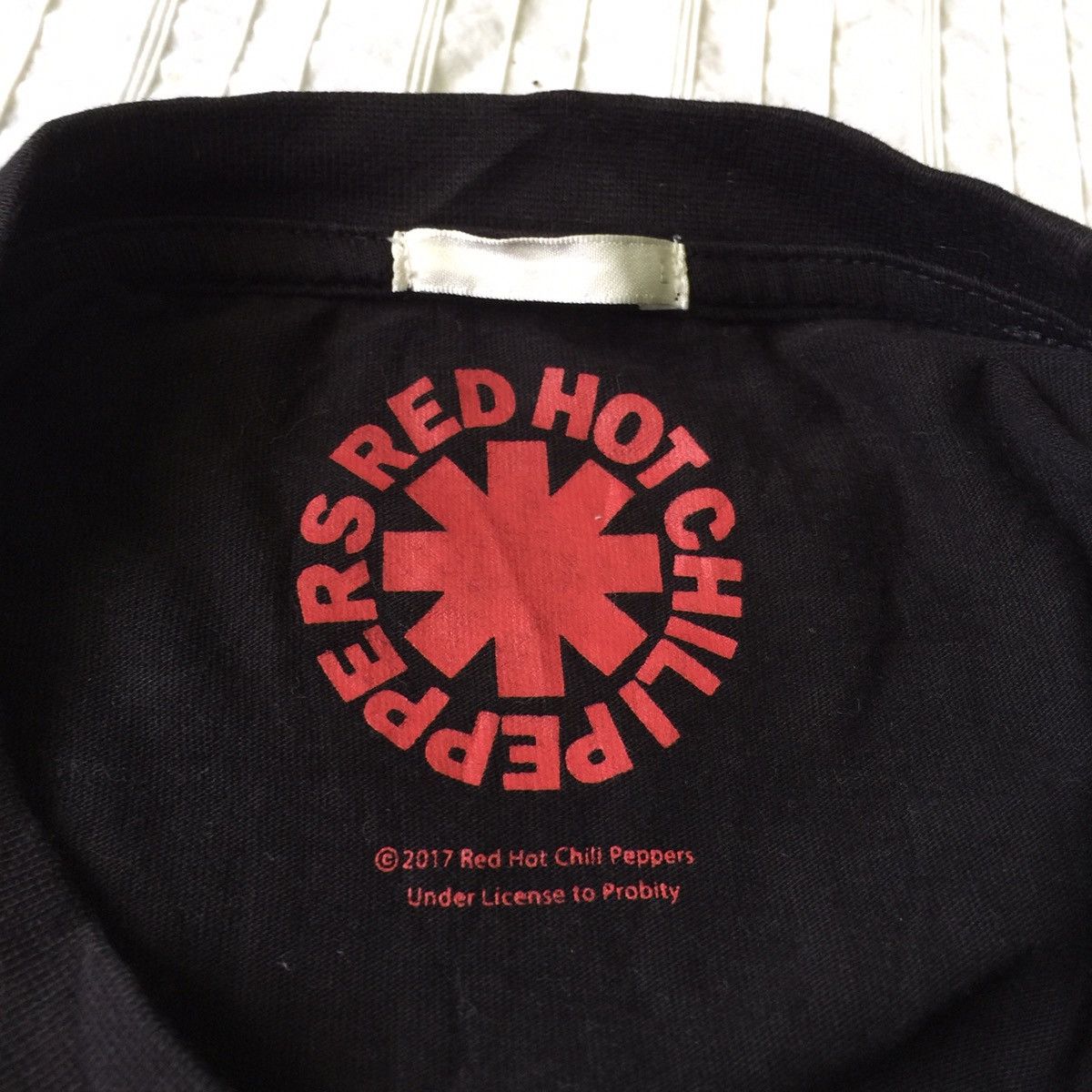 Band Tees Red hot chilli peppers long sleeves tshirt Size US M / EU 48-50 / 2 - 7 Thumbnail