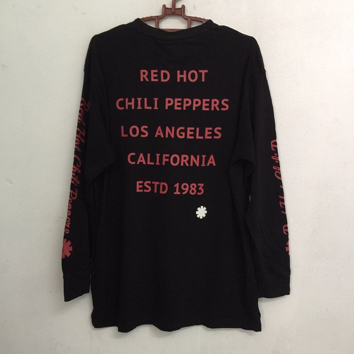 Band Tees Red hot chilli peppers long sleeves tshirt Size US M / EU 48-50 / 2 - 1 Thumbnail