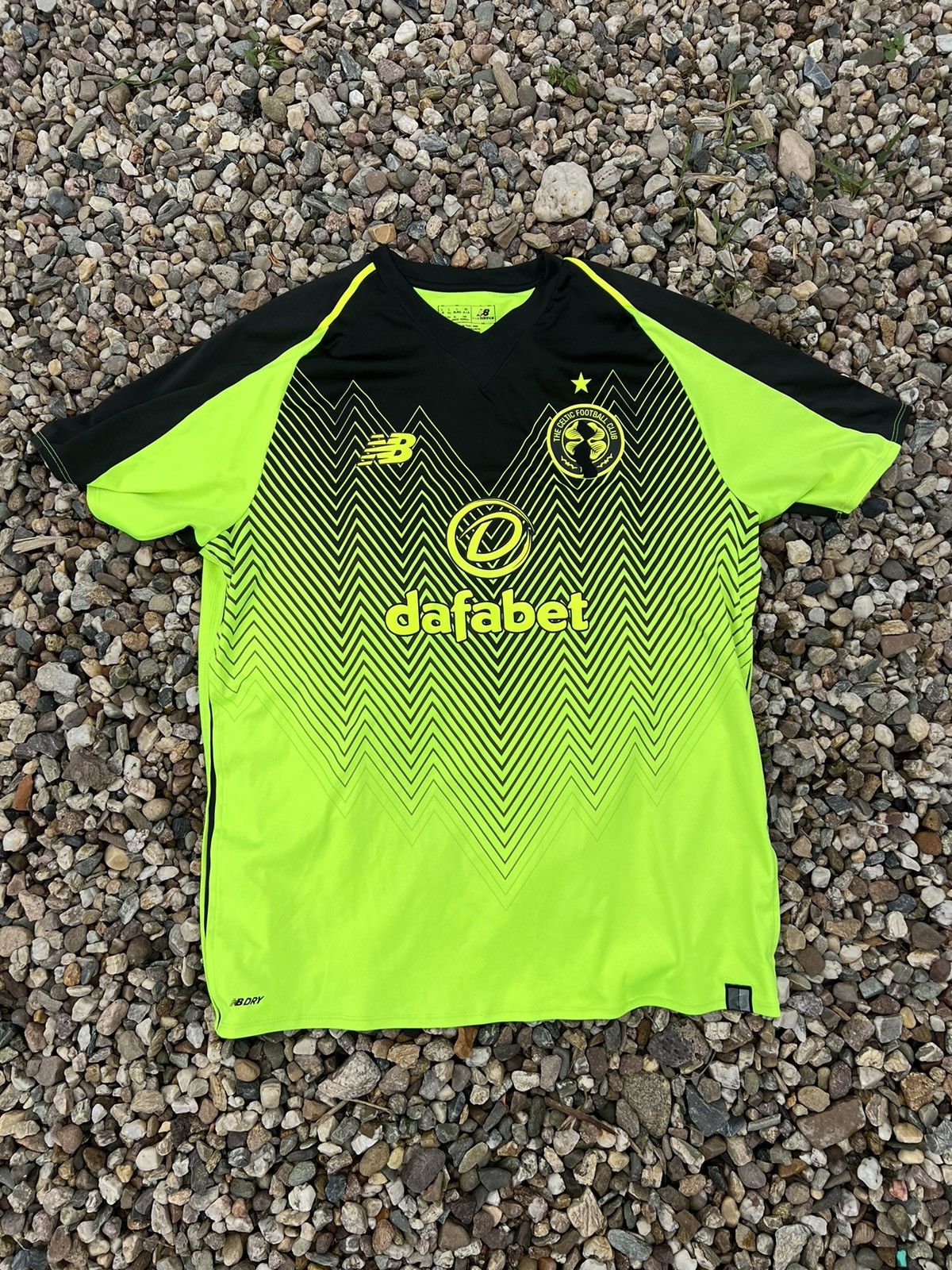 New Balance New Balance The Celtic Glasgow Football club Size US L / EU 52-54 / 3 - 1 Thumbnail