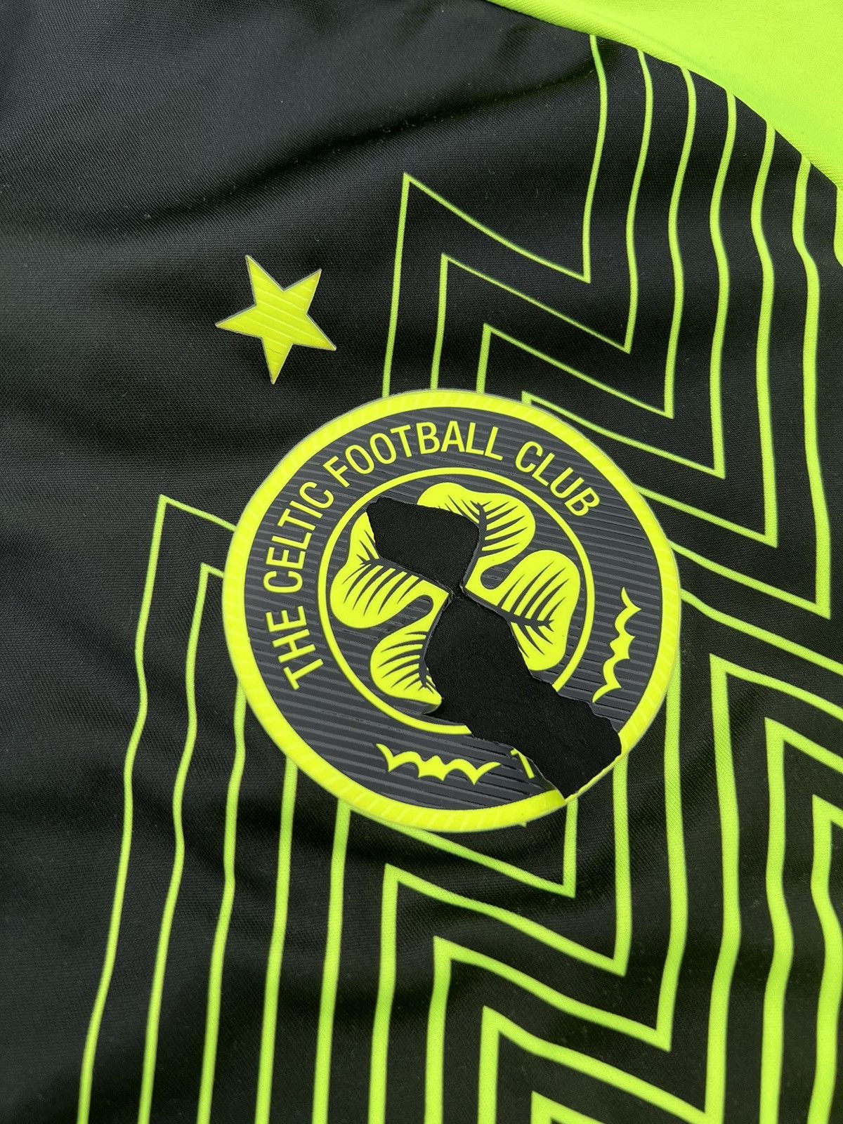 New Balance New Balance The Celtic Glasgow Football club Size US L / EU 52-54 / 3 - 3 Thumbnail