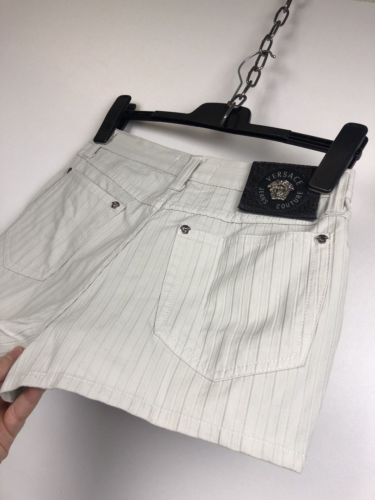 Versace Versace Jeans Couture Womens Shorts VTG size 28 Size 28" / US 6 / IT 42 - 6 Thumbnail
