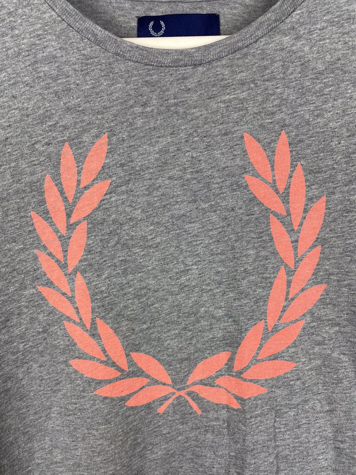 Fred Perry Fred Perry T-Shirt Big Center Logo Gray size S Size US S / EU 44-46 / 1 - 2 Thumbnail