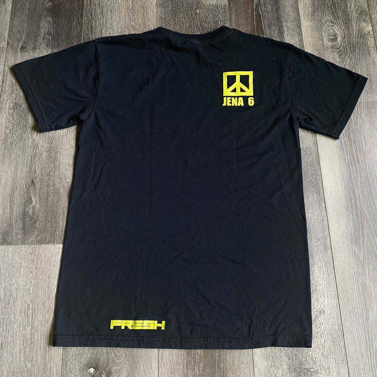 Vintage Vintage 2000s Jena 6 Racism is Alive Noose BLM Graphic Tee Size US S / EU 44-46 / 1 - 3 Thumbnail