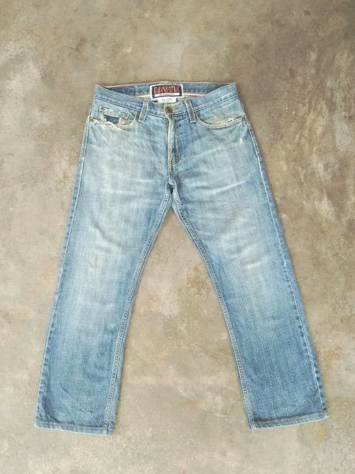 image of Vintage Levi's Jeans 514 Distressed Denim 32X27.5 in Faded Blue, Men's