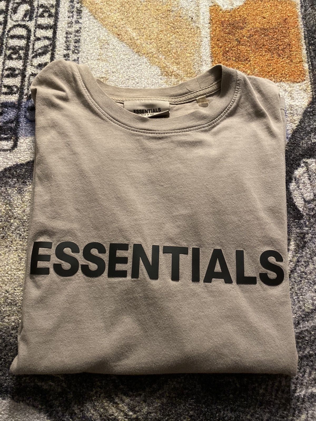 FOG × Fear of God Essentials Boxy T-Shirt Applique Logo Size US S / EU 44-46 / 1 - 2 Thumbnail