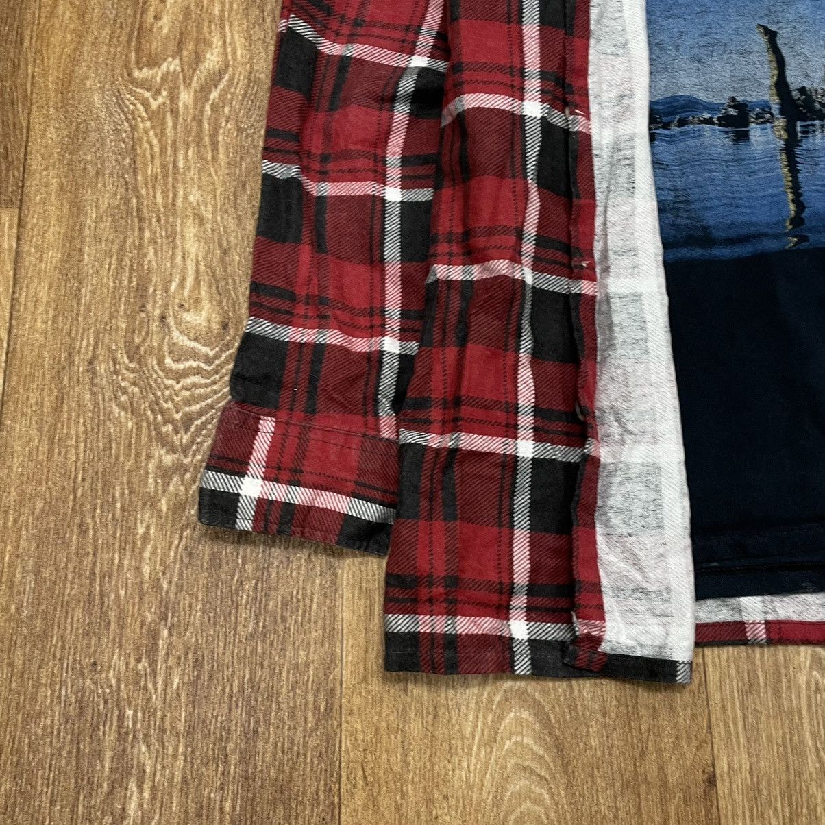 Vintage Vintage 90s Burgundy Plaid Shirt Oversized Grunge Worn M Size US M / EU 48-50 / 2 - 5 Thumbnail