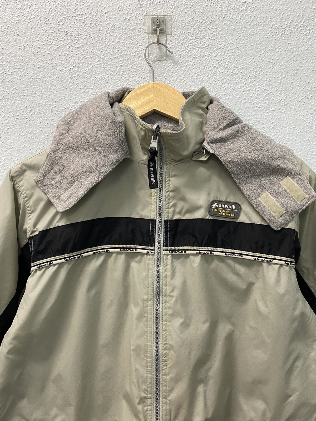 Airwalk × Japanese Brand Airwalk Big Logo Reversible Jacket With Removable Hoodie Size US S / EU 44-46 / 1 - 2 Thumbnail