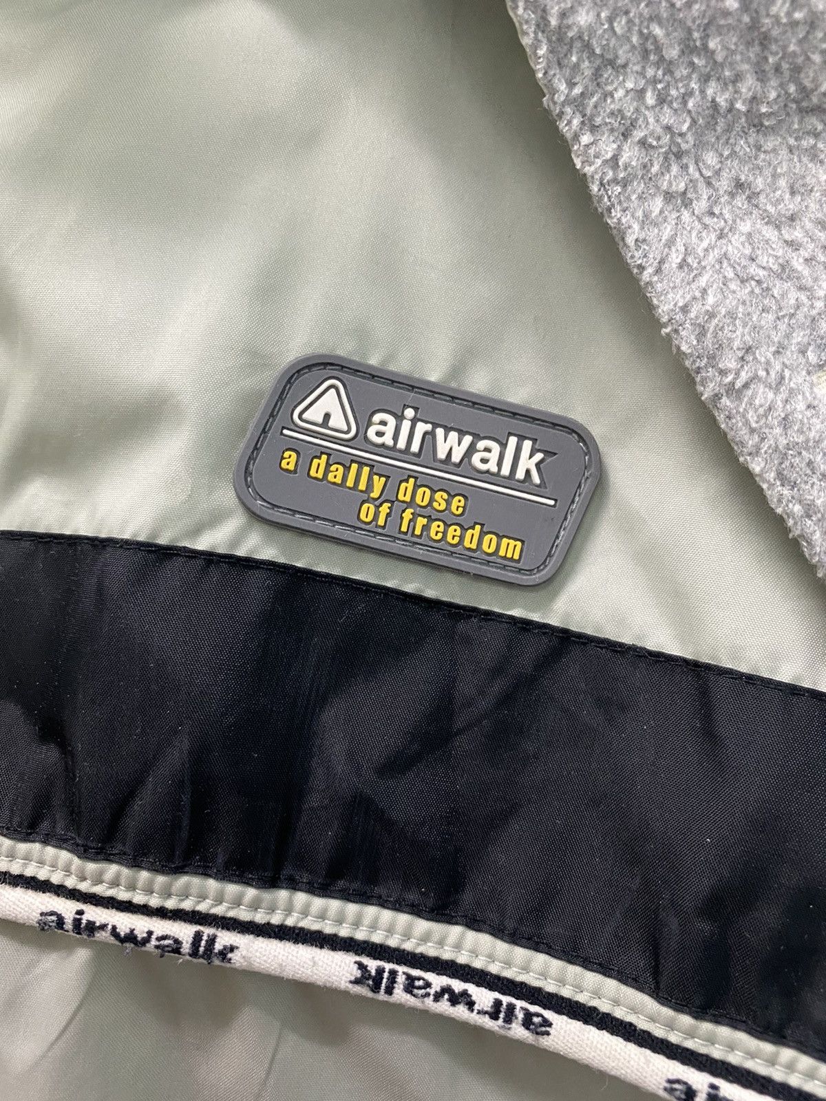 Airwalk × Japanese Brand Airwalk Big Logo Reversible Jacket With Removable Hoodie Size US S / EU 44-46 / 1 - 4 Thumbnail