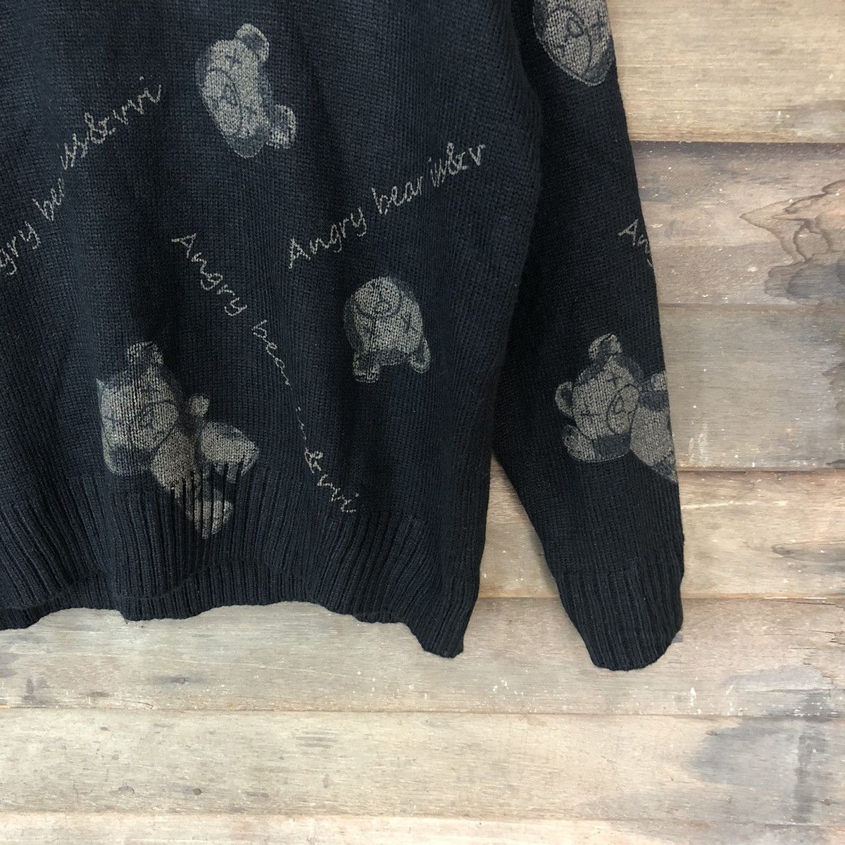 Vintage ISSVVI Angry bear Black Sweatshirt knitwear #6924 Size S / US 4 / IT 40 - 6 Thumbnail