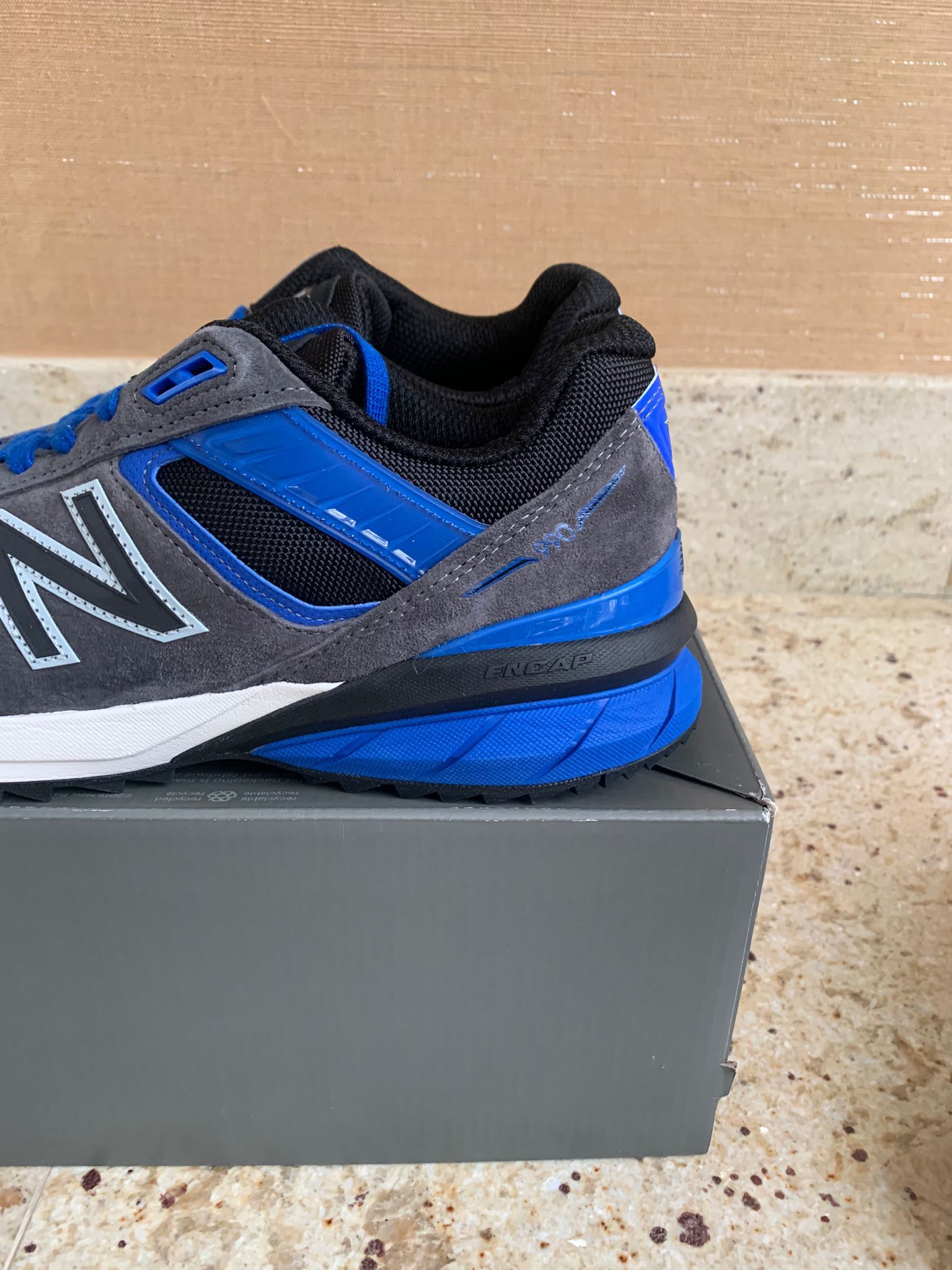 New Balance 990 v5 Size US 9.5 / EU 42-43 - 4 Thumbnail
