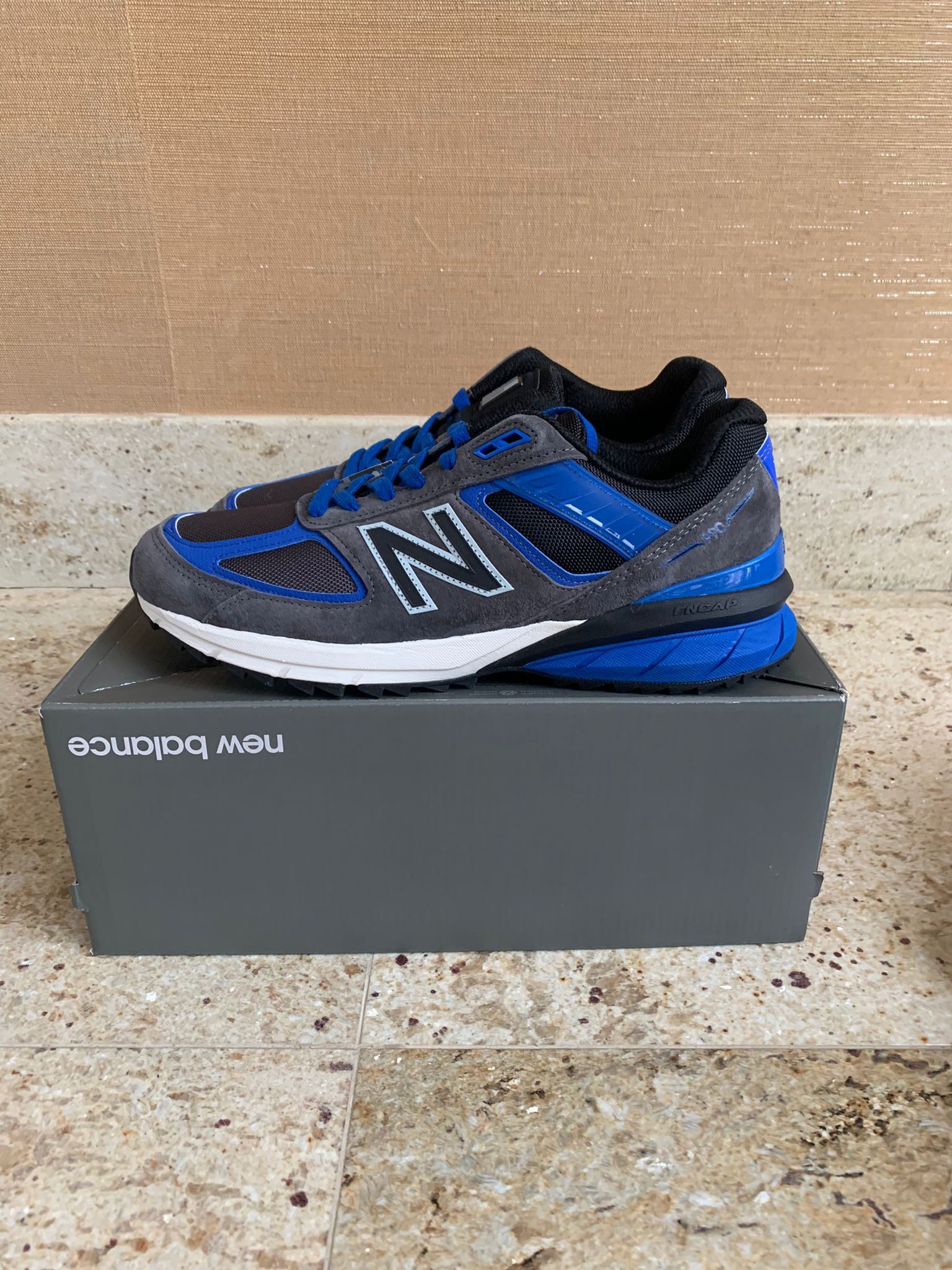 New Balance 990 v5 Size US 9.5 / EU 42-43 - 1 Thumbnail