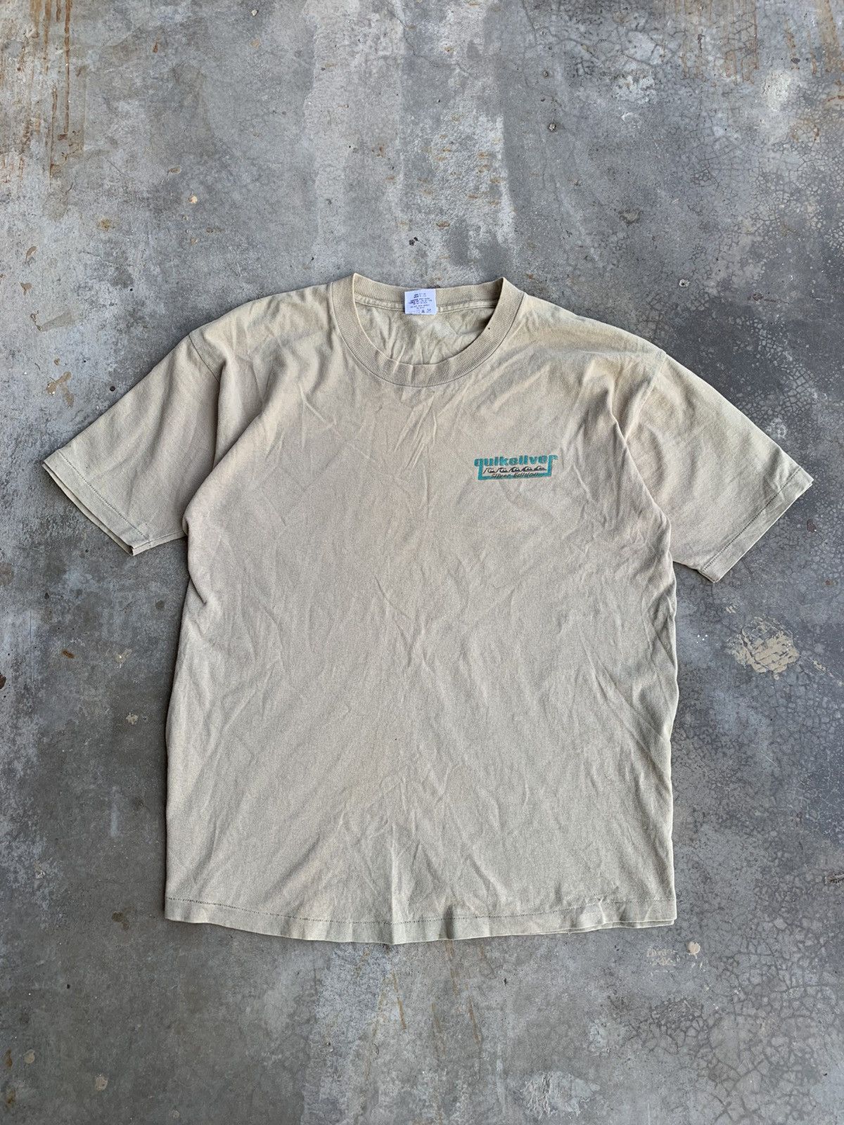 Quiksilver Vintage 90s Quiksilver Silver Edition Surfboard Tshirt Size US L / EU 52-54 / 3 - 4 Thumbnail