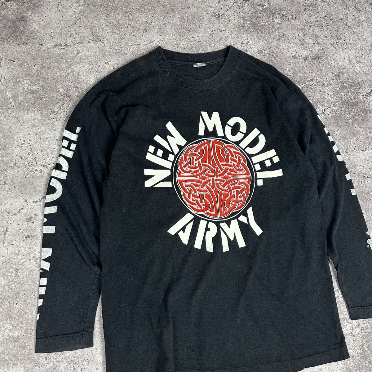 Band Tees Vintage 90s New Model Army Rock Band longsleev English y2k Size US XL / EU 56 / 4 - 5 Thumbnail