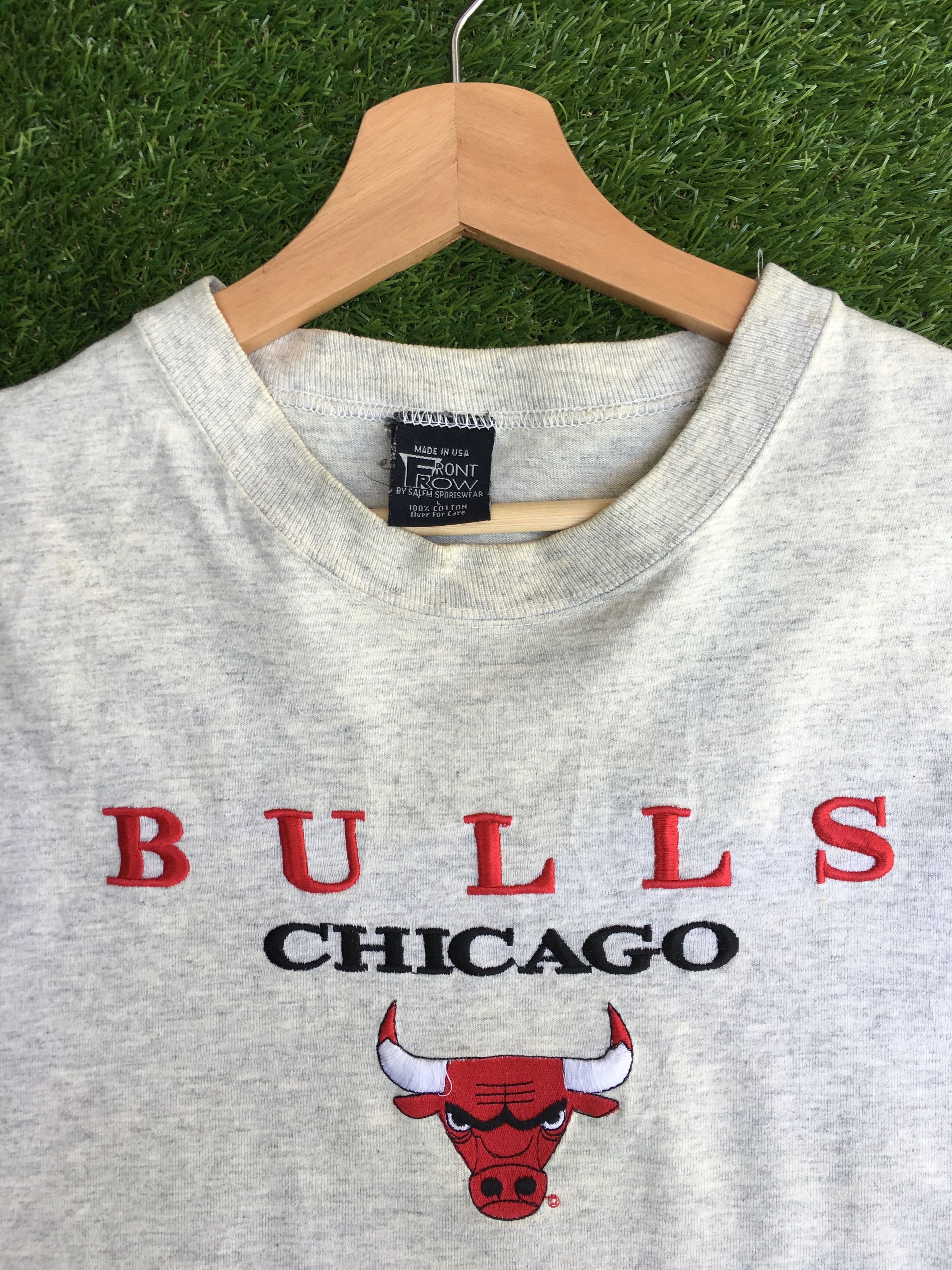 NBA Vintage 1990s Chicago Bulls T-Shirt by Salem Sportswear Size US L / EU 52-54 / 3 - 3 Thumbnail