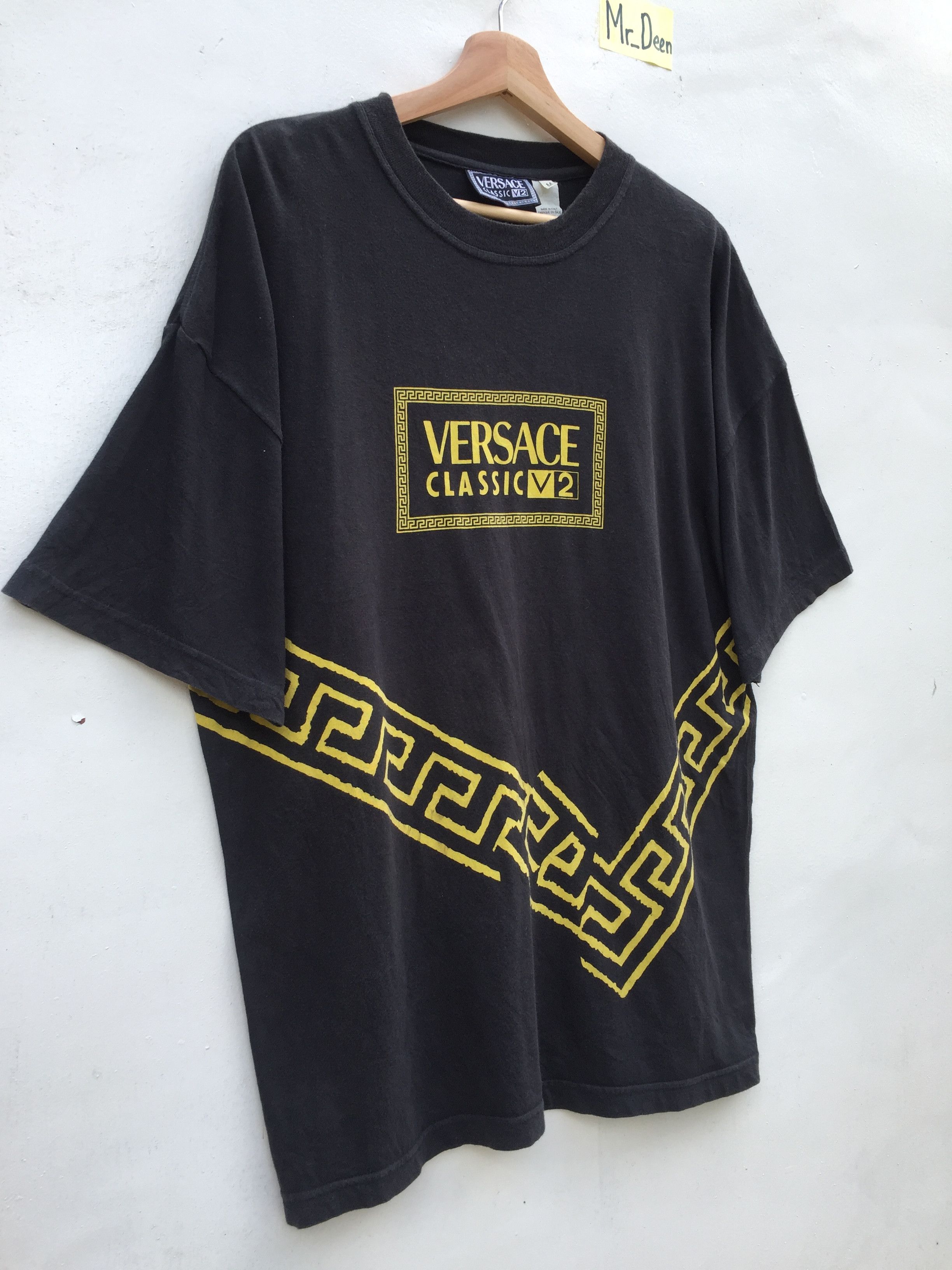 Versace Vintage VERSACE CLASSIC V2 spell out nice design t-shirt Size US L / EU 52-54 / 3 - 2 Thumbnail