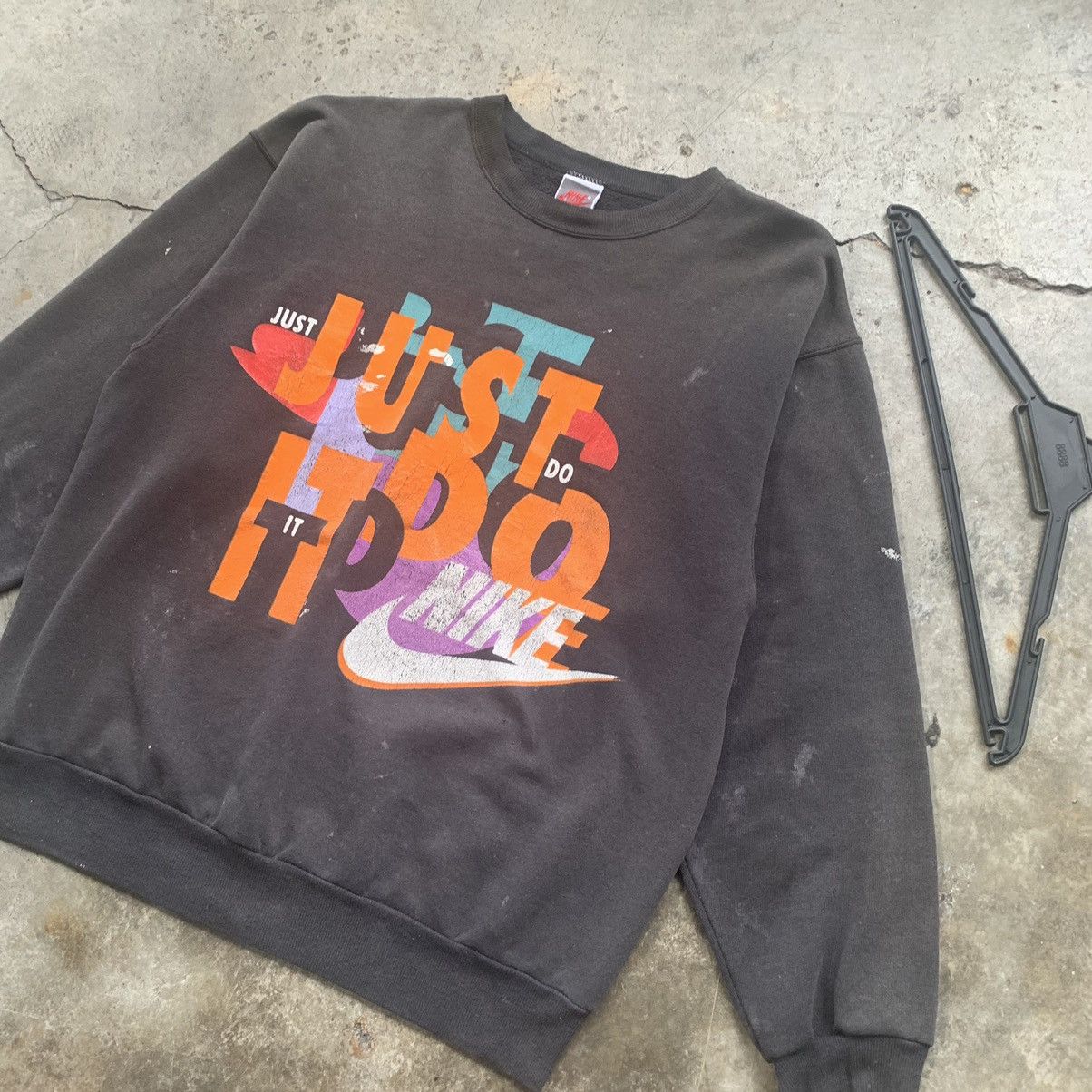 Nike Nike sweatshirt vintage 90s sunfaded minor distressed Size US M / EU 48-50 / 2 - 17 Thumbnail