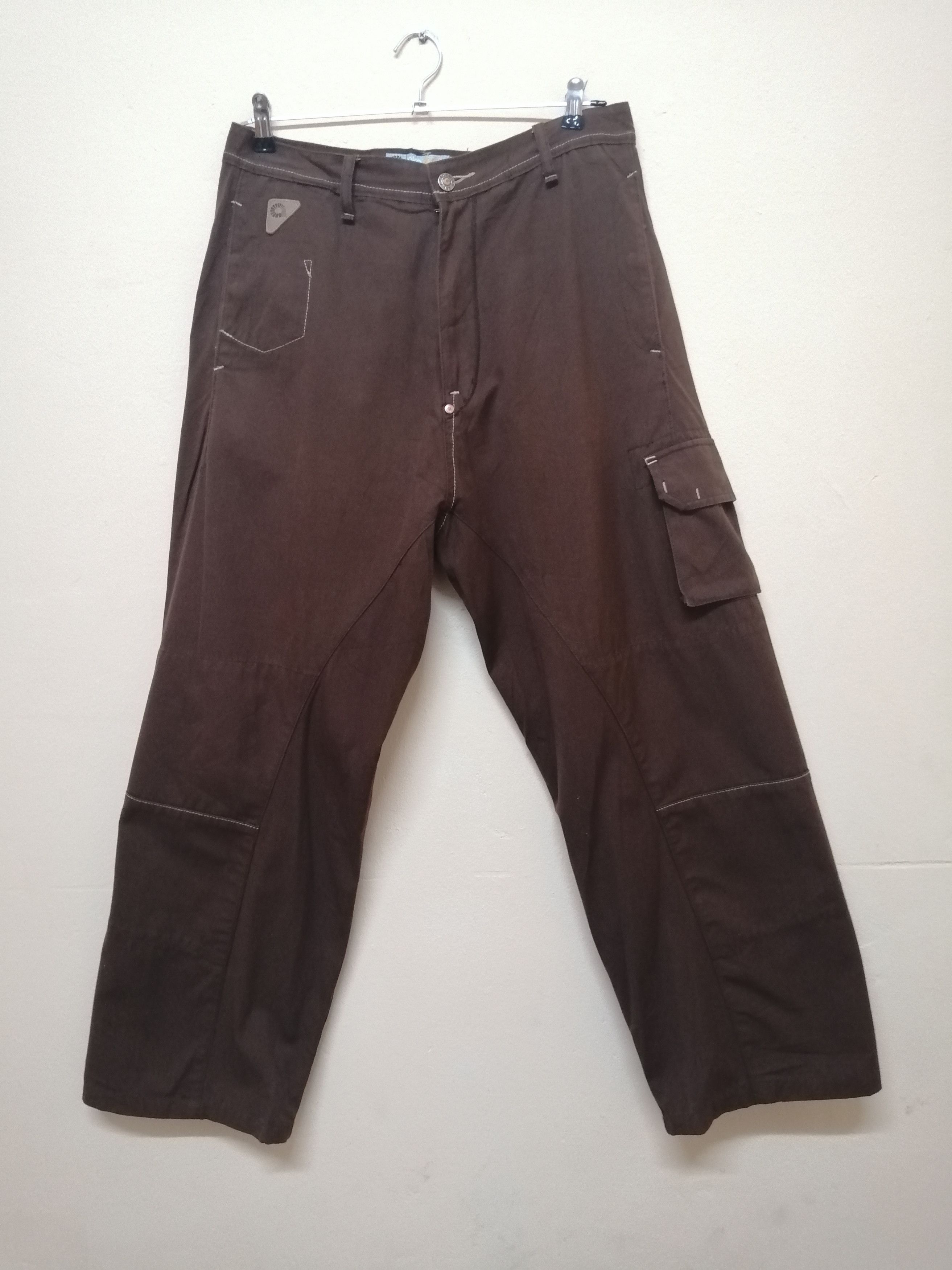 Multipocket Akademik cargo pants