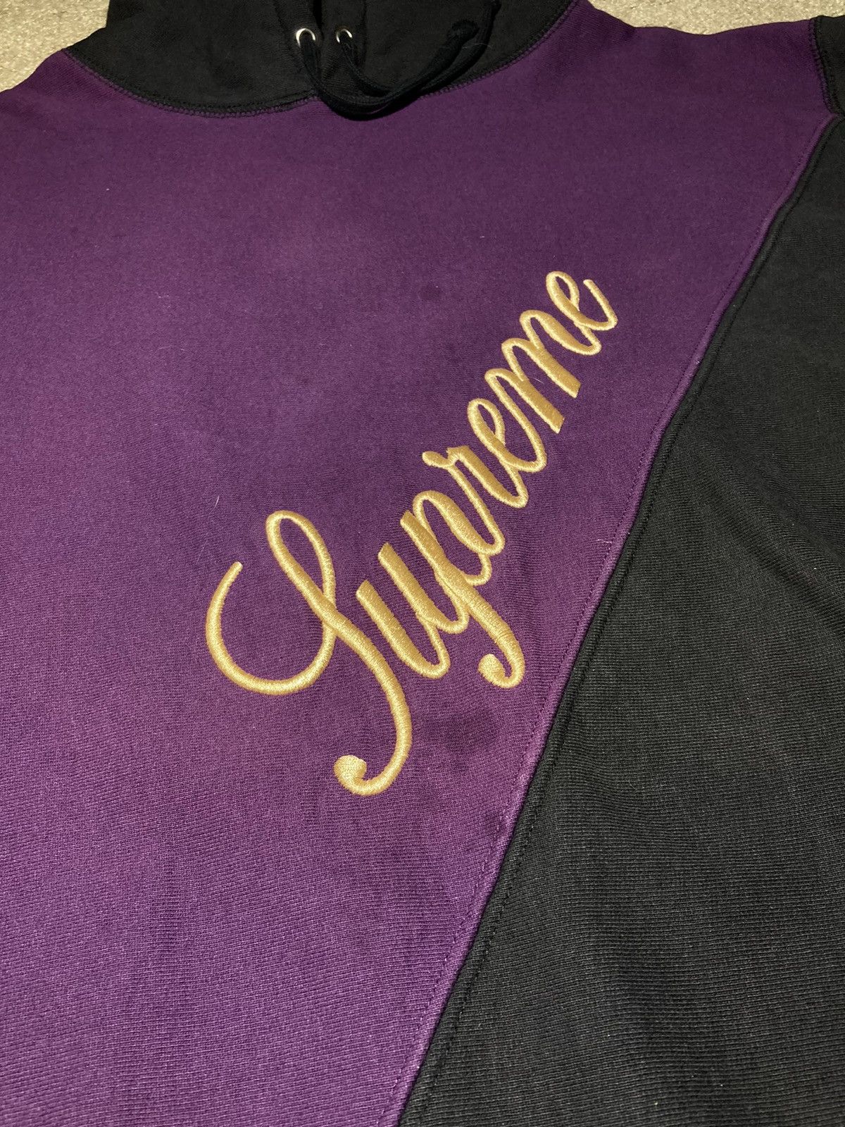 Supreme FW12 Supreme Split Royal Purple Black Sweater XL 2012 Script Size US XL / EU 56 / 4 - 3 Thumbnail