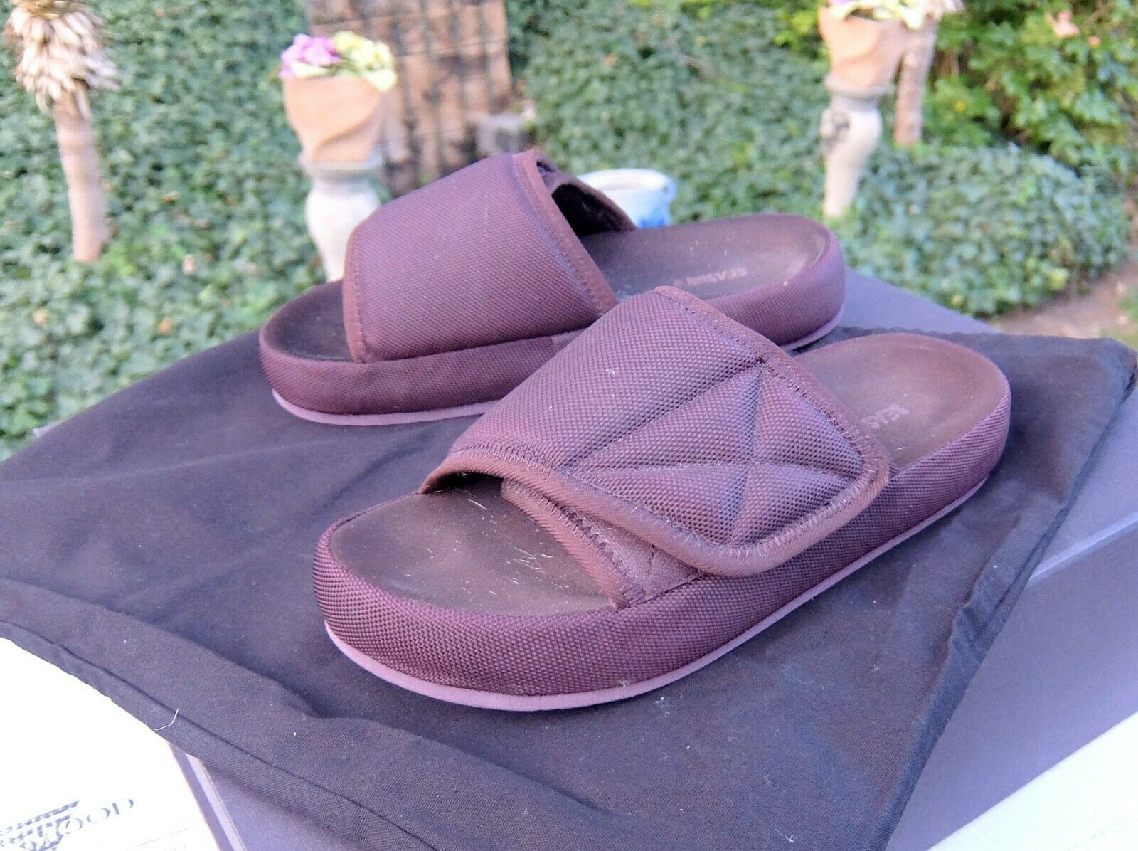 Yeezy slippers season on sale 6