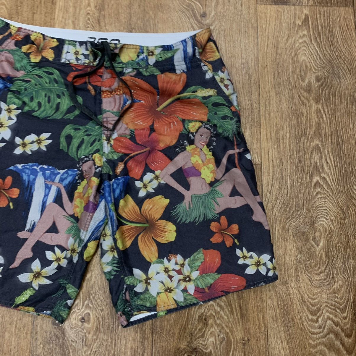 Vintage Vintage 90s Floral All Over Print Shorts Streetwear Boxy 34 Size US 34 / EU 50 - 2 Thumbnail