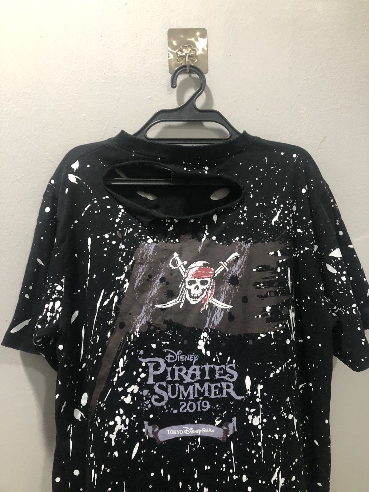 Disney Disney Pirate Summer 2009 Splashing Paint Size US L / EU 52-54 / 3 - 8 Thumbnail