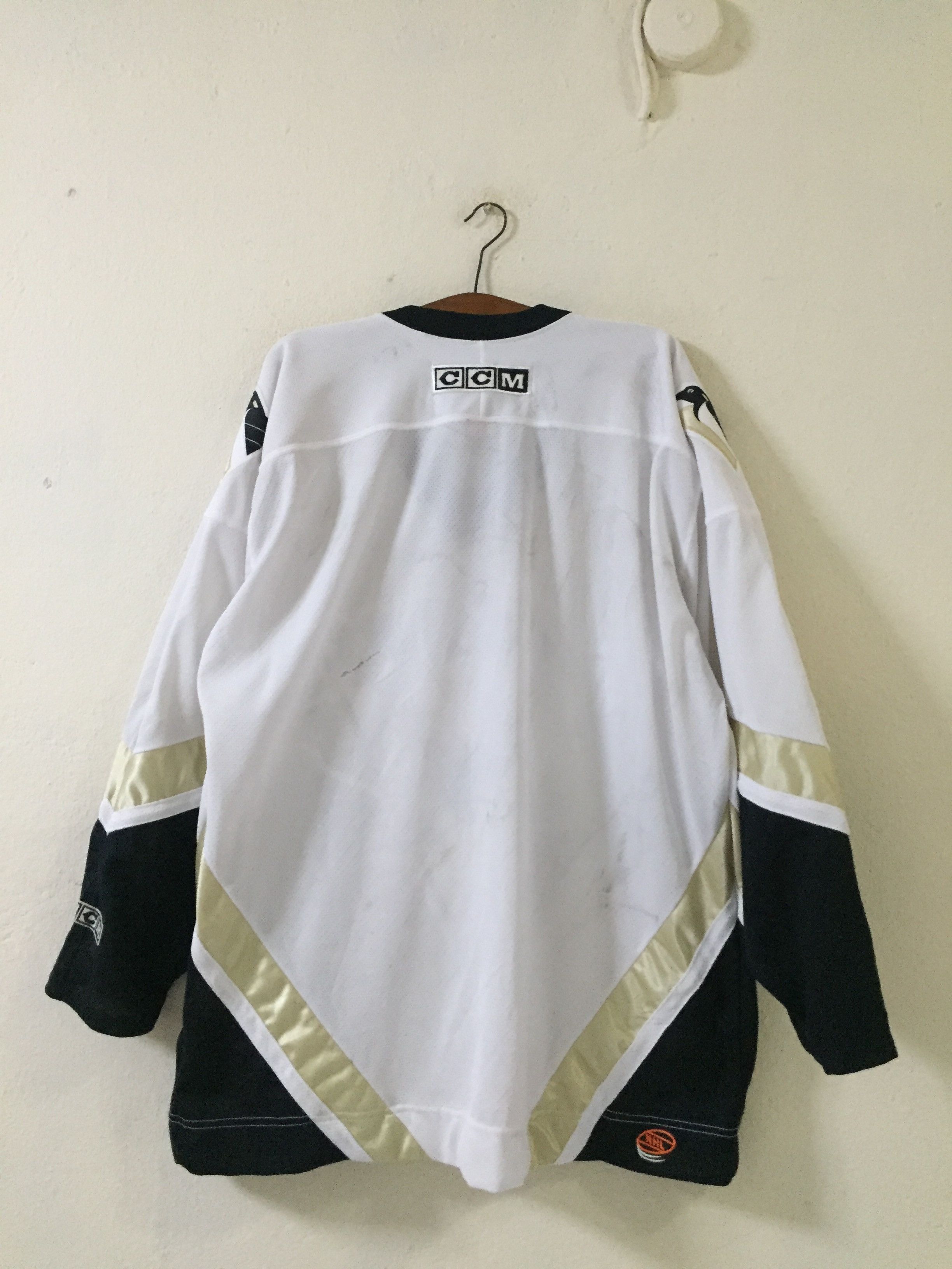 Ccm Vintage CCM Pittsburgh Penguins NHL Jersey Size US XL / EU 56 / 4 - 9 Thumbnail
