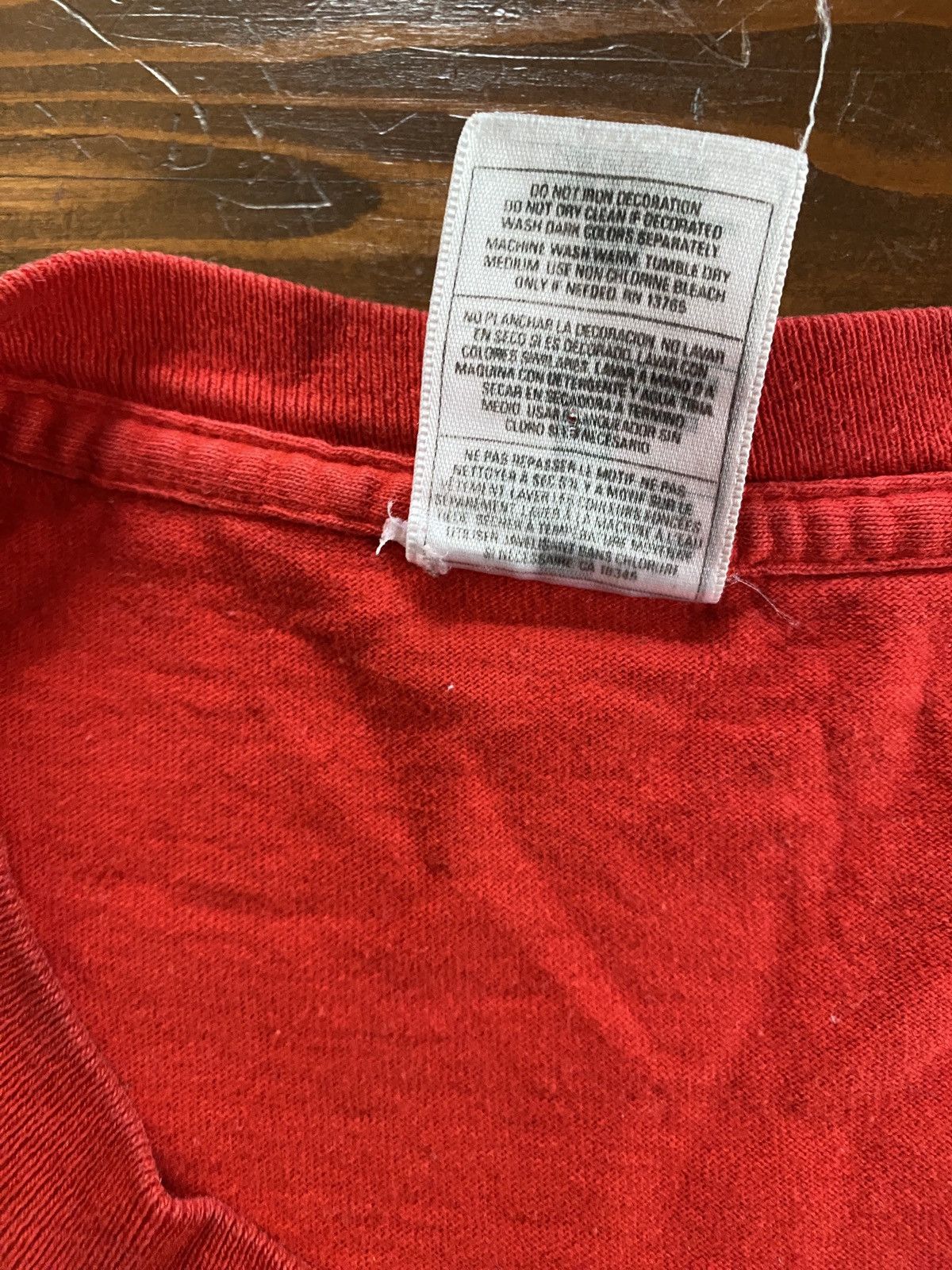 Vintage Vintage 90’s Niagara Falls Canada Single Stitch Red Tee Size US XL / EU 56 / 4 - 15 Thumbnail