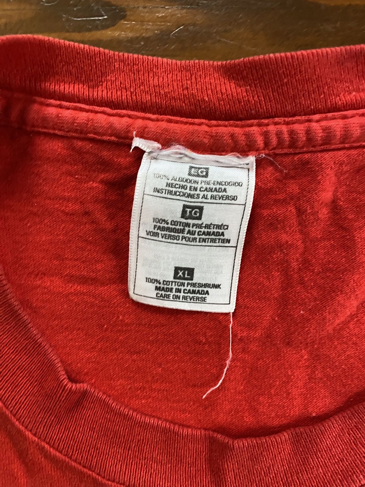 Vintage Vintage 90’s Niagara Falls Canada Single Stitch Red Tee Size US XL / EU 56 / 4 - 14 Thumbnail
